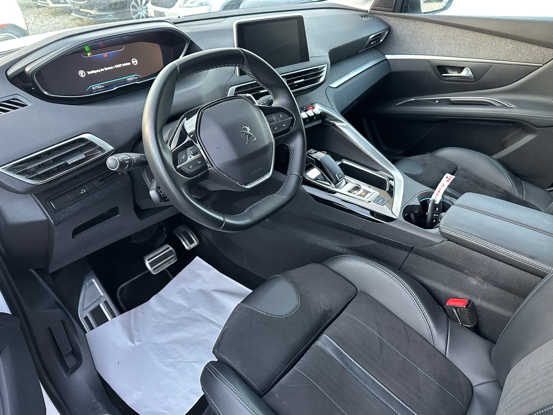 PEUGEOT 3008 1.2 PureTech Crossway EAT-image-14