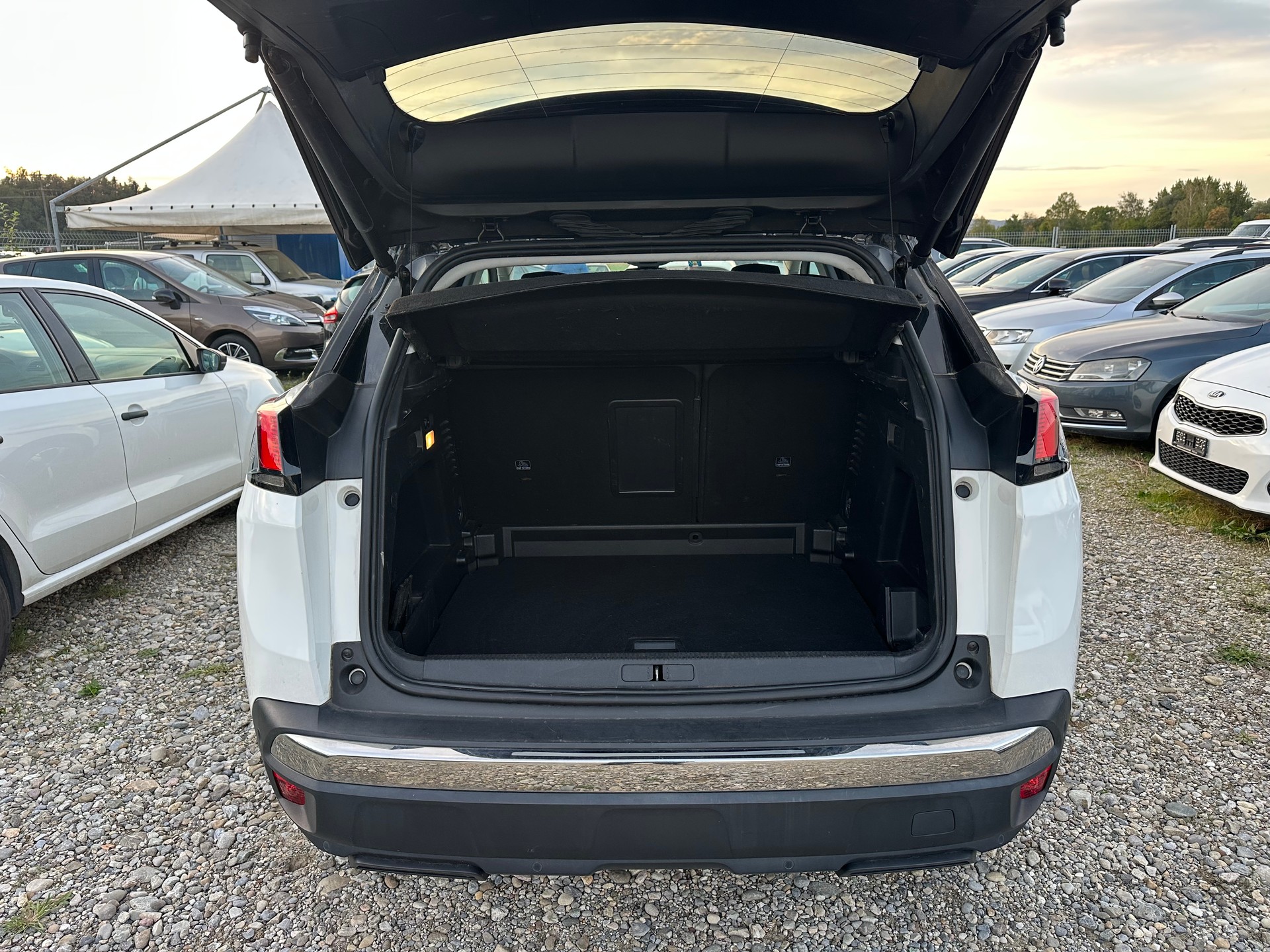 PEUGEOT 3008 1.2 PureTech Crossway EAT-image-6