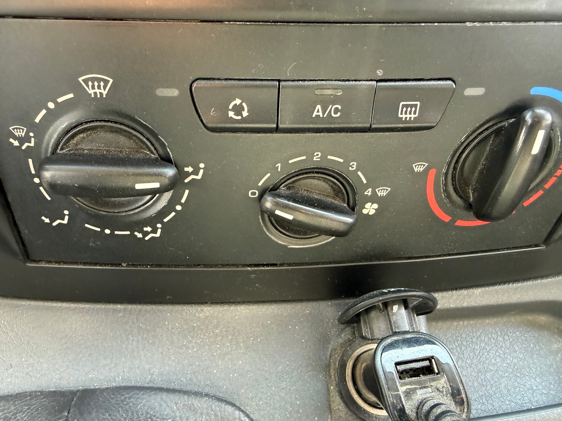TOYOTA Proace 2.0D Glass Van Terra L2H1-image-12