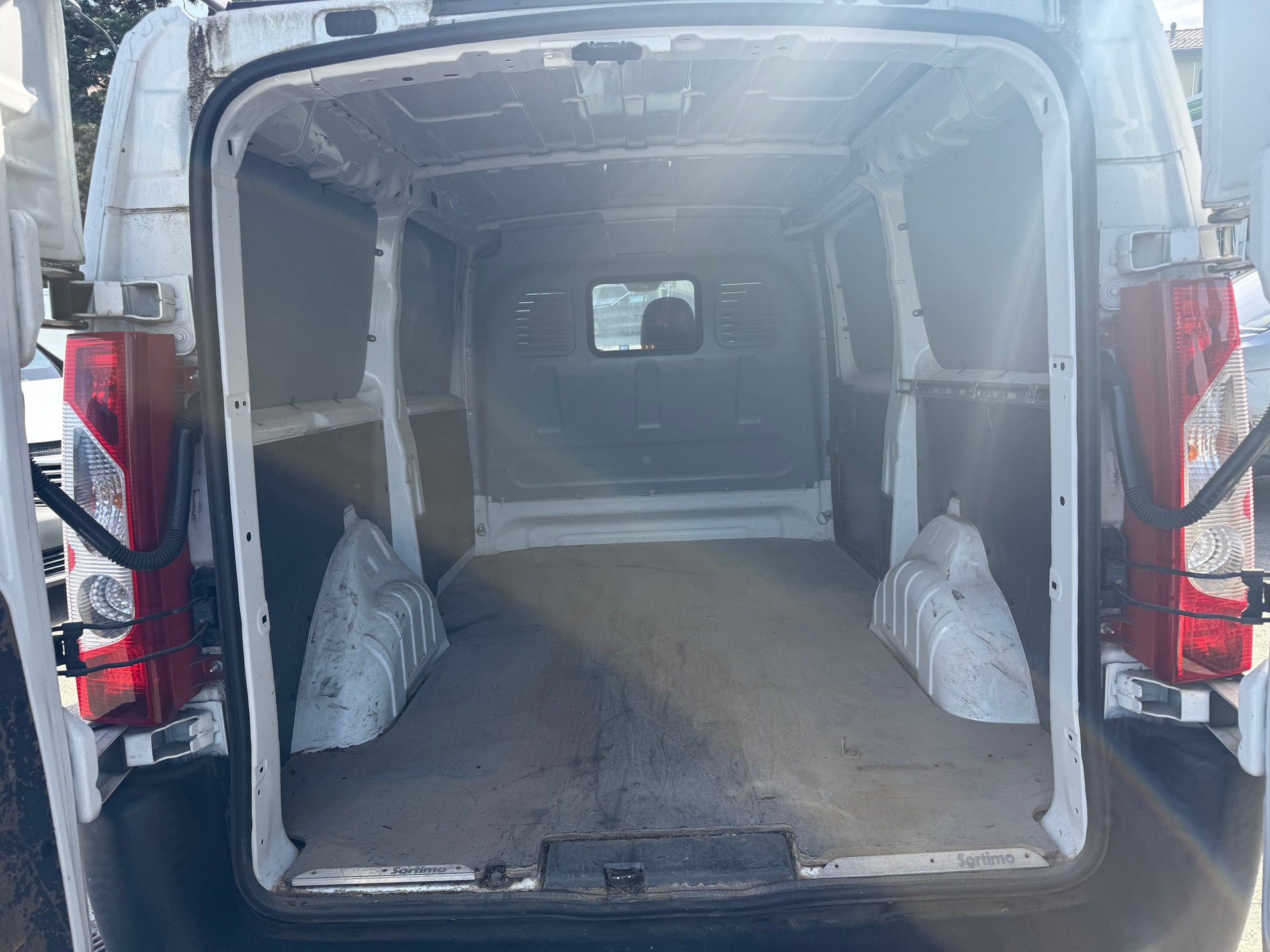 TOYOTA Proace 2.0D Glass Van Terra L2H1-image-11