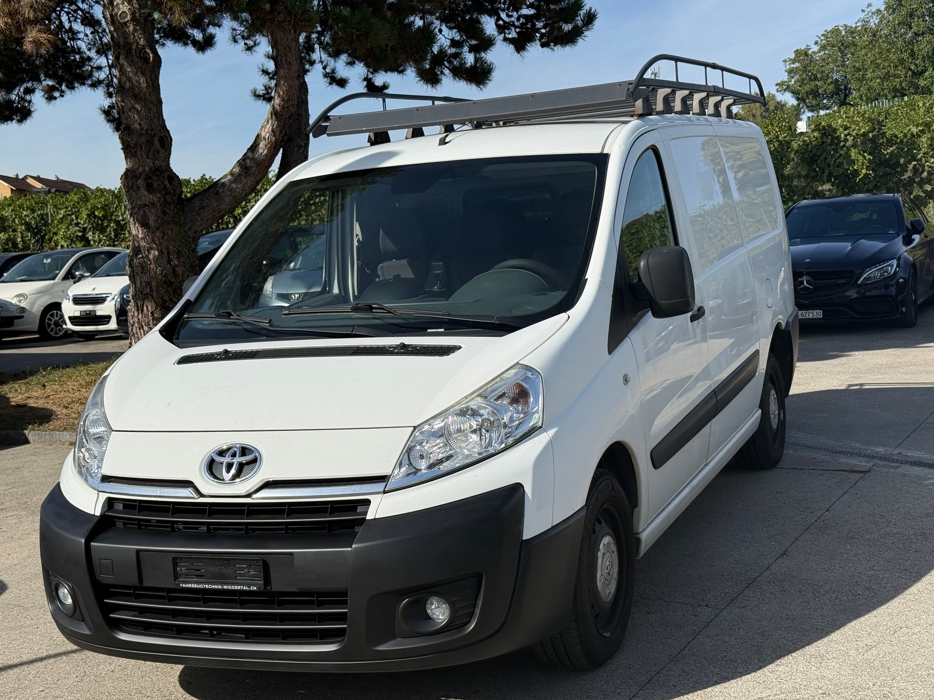 TOYOTA Proace 2.0D Glass Van Terra L2H1-image-2