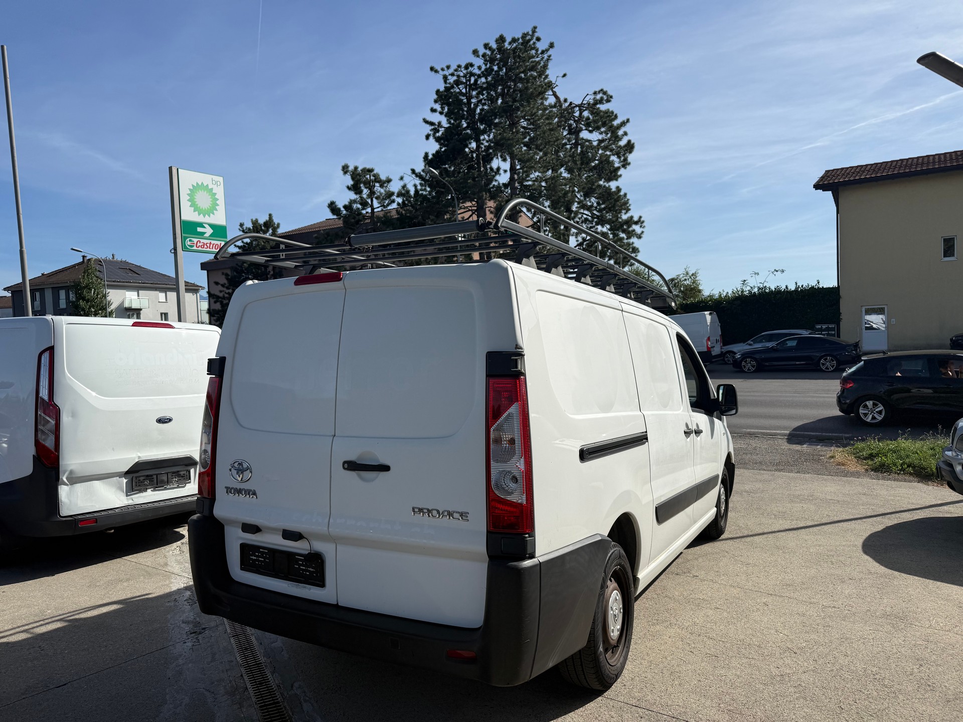 TOYOTA Proace 2.0D Glass Van Terra L2H1-image-7