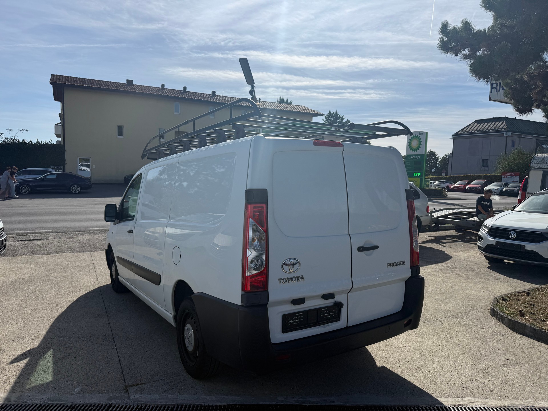 TOYOTA Proace 2.0D Glass Van Terra L2H1-image-9