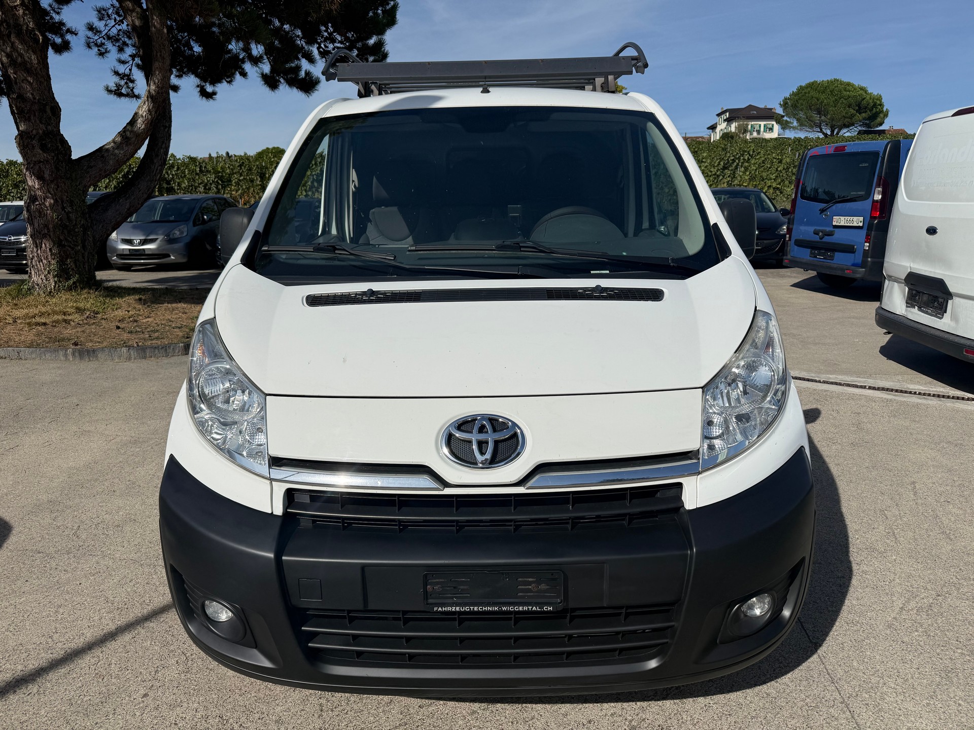 TOYOTA Proace 2.0D Glass Van Terra L2H1-image-0