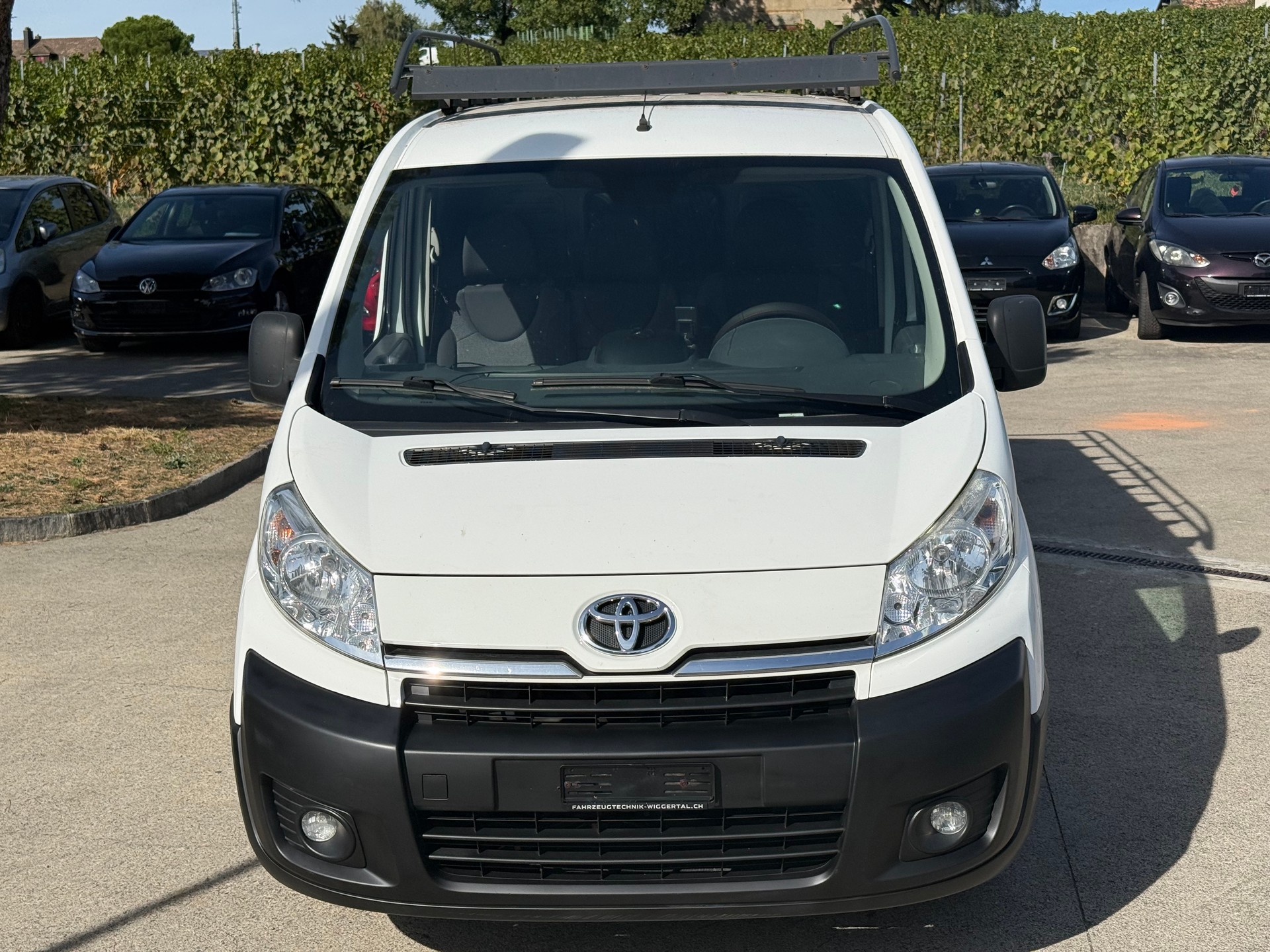 TOYOTA Proace 2.0D Glass Van Terra L2H1-image-4
