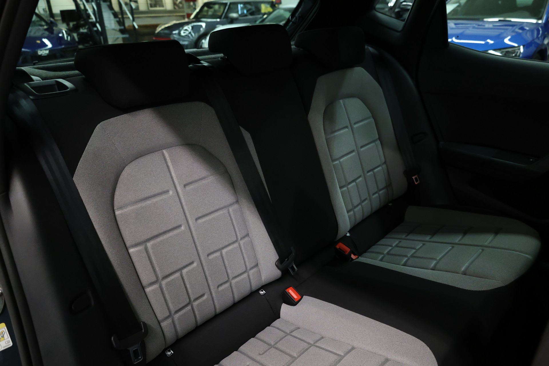 SEAT Ibiza 1.0 TSI 115 FR DSG-image-24