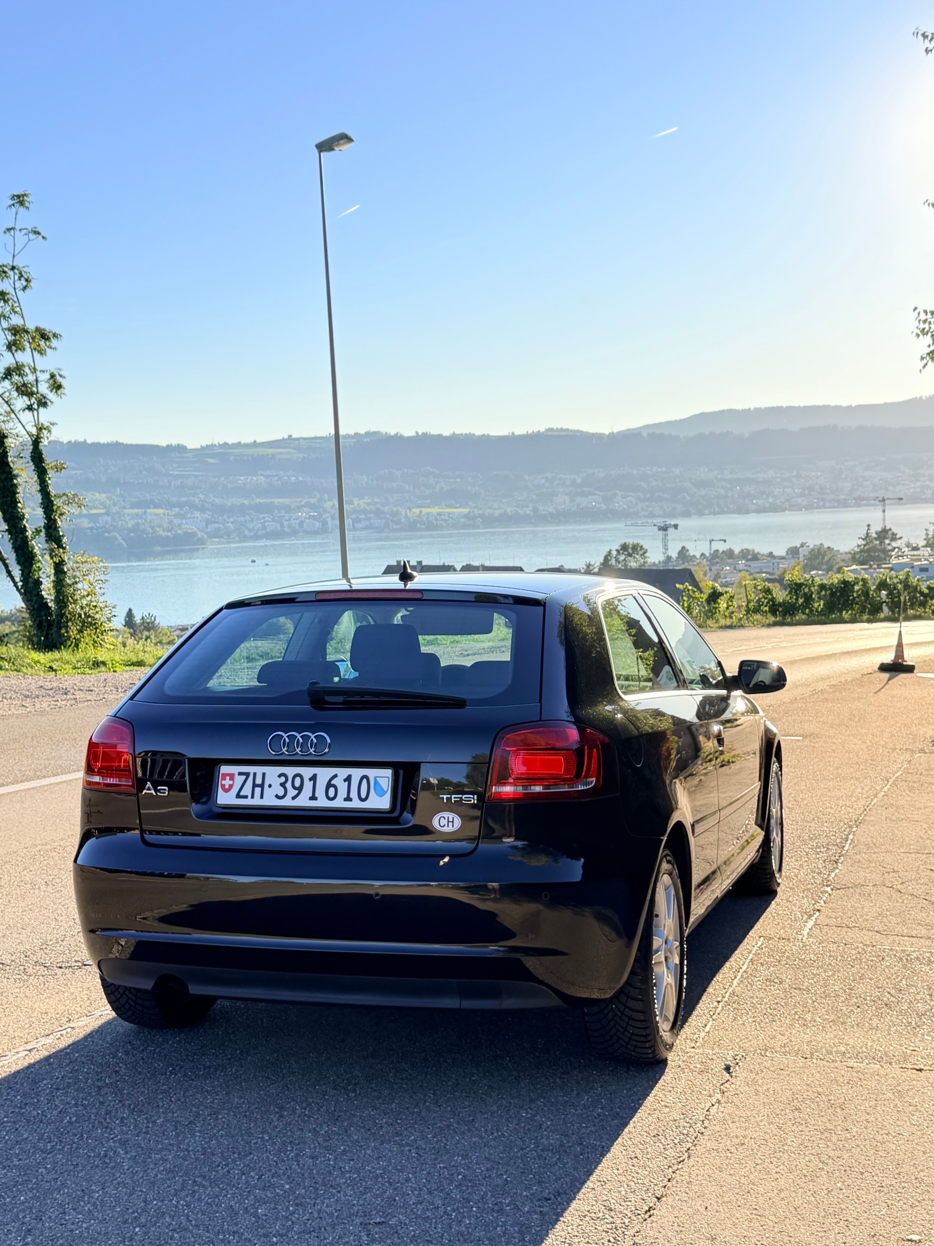 AUDI 1.2 T FSI Attraction-image-1