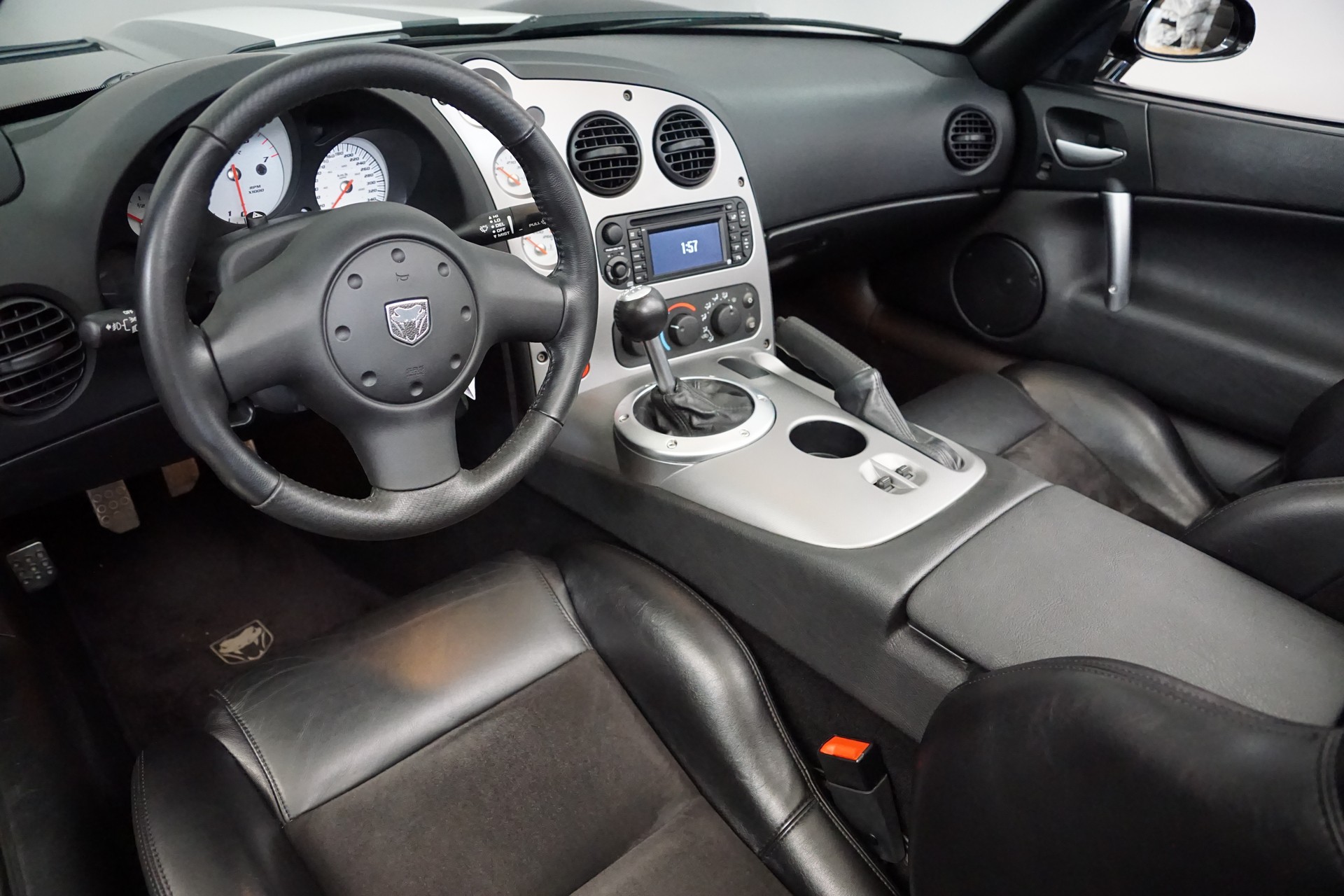 DODGE Viper SRT-10 8.4l-image-5