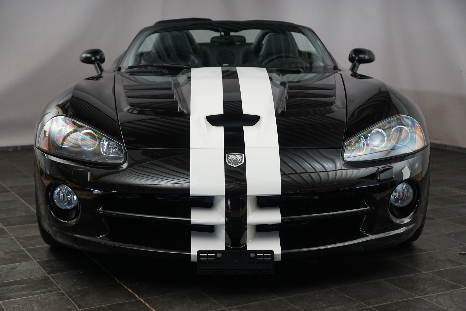 DODGE Viper SRT-10 8.4l-image-1