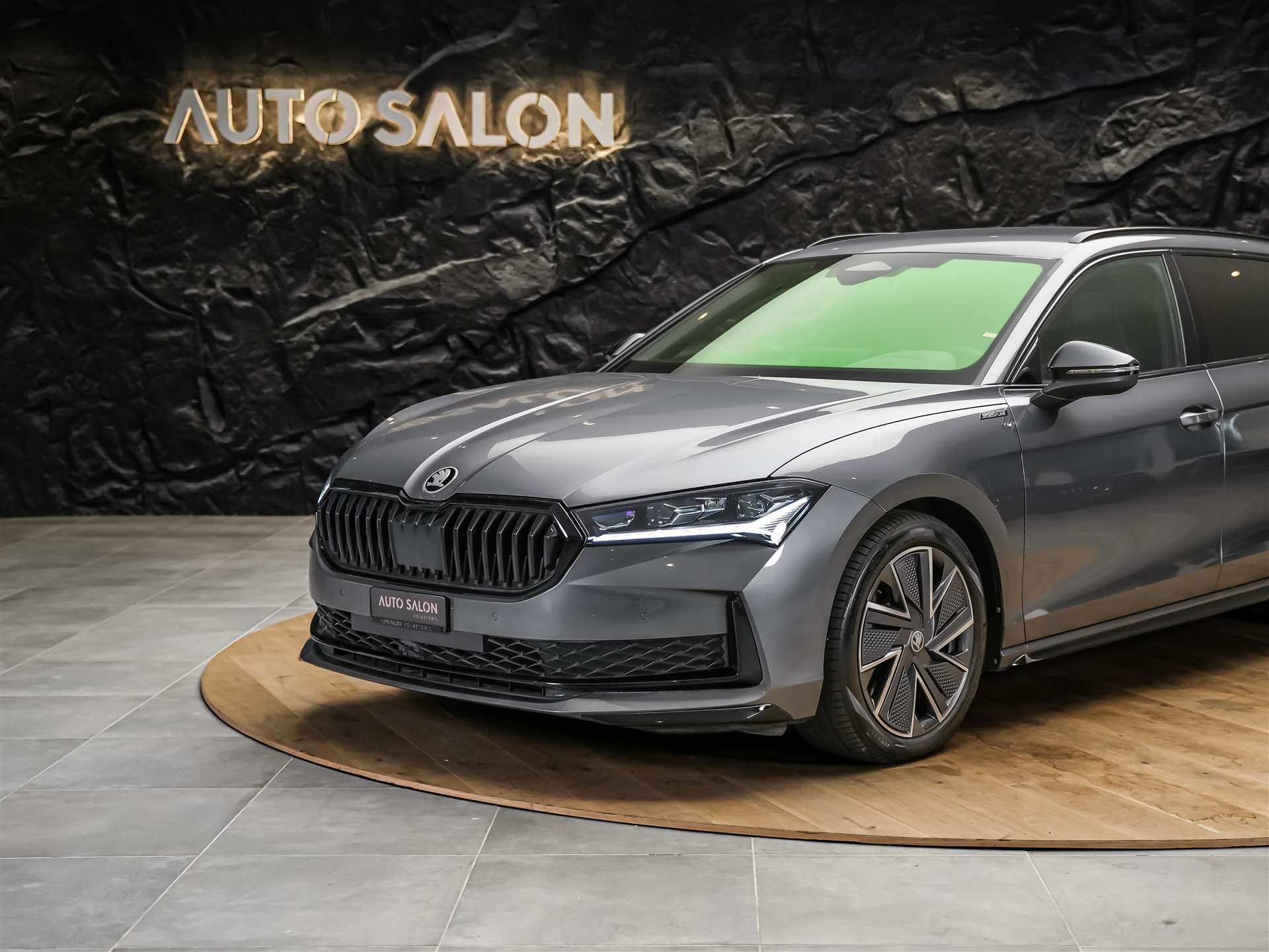 SKODA Superb Combi 2.0 TDi Sportline 4x4 DSG *Facelift*Werksgarantie*Massage*-image-15