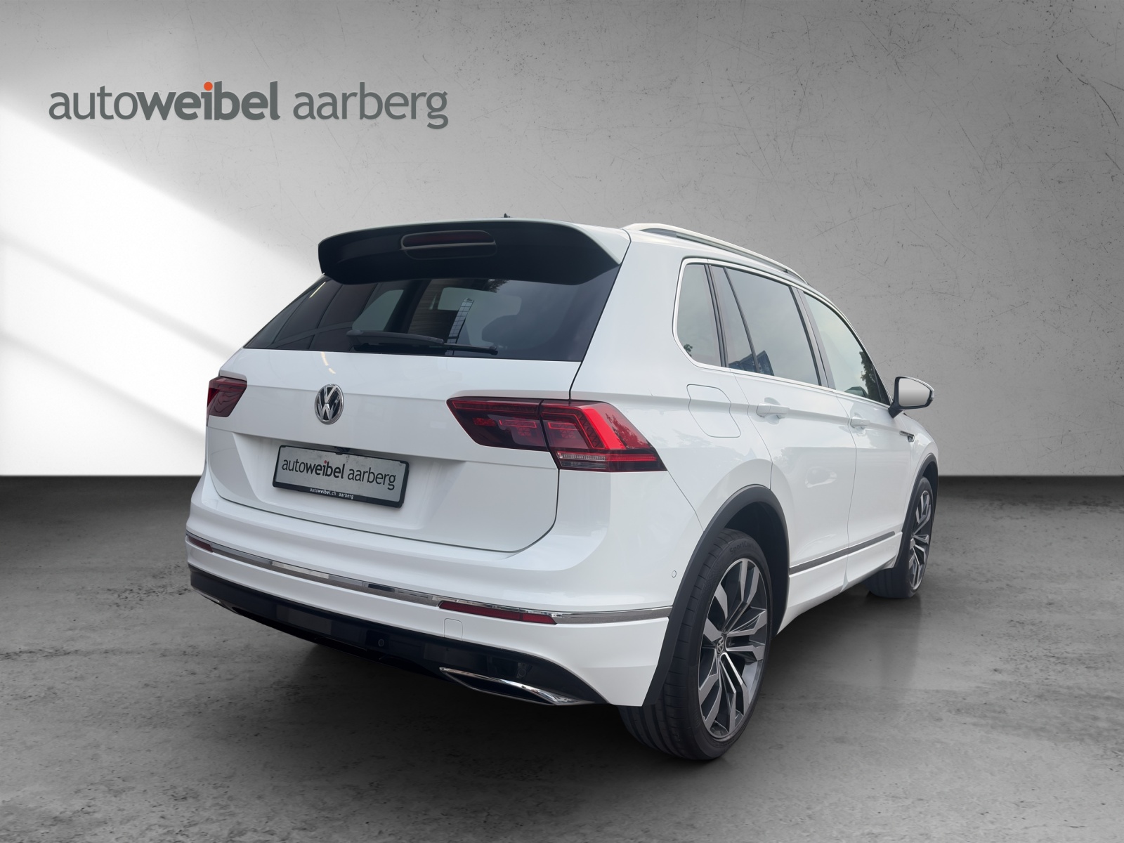 VW Tiguan 2.0 TDI SCR Highline 4Motion DSG-image-1