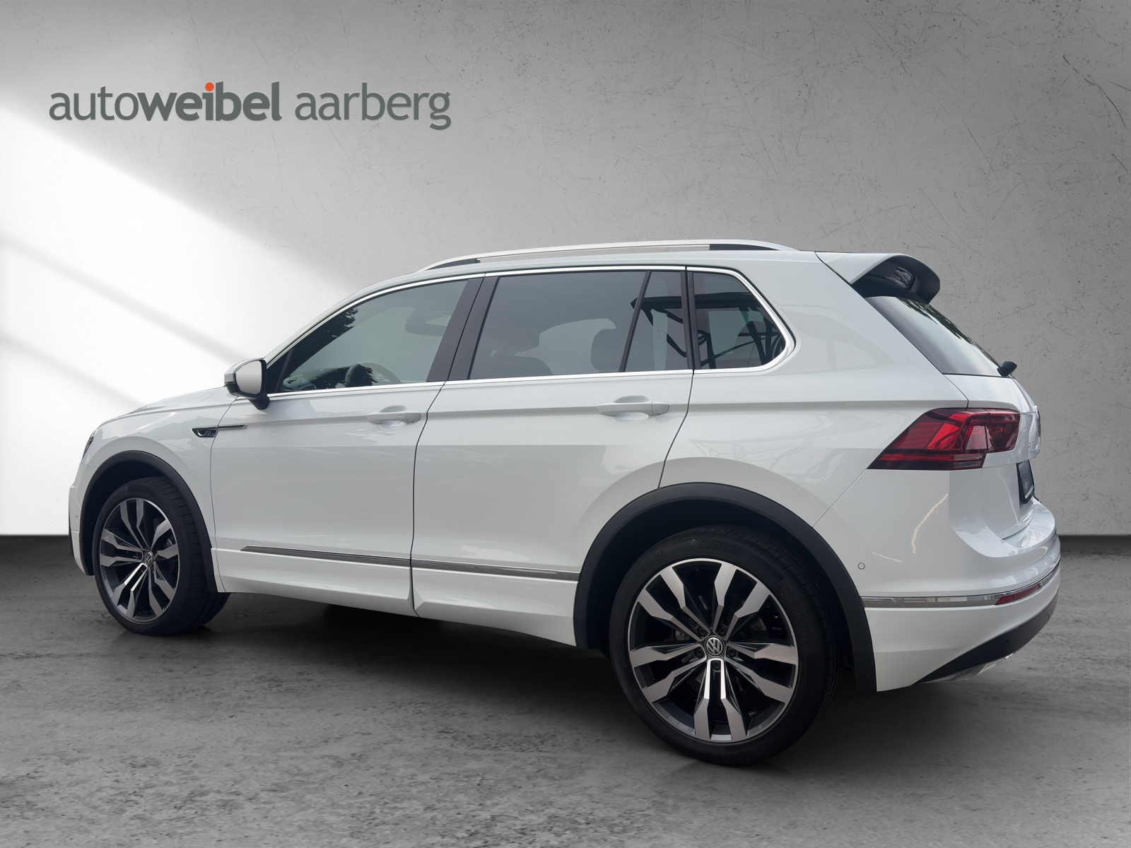 VW Tiguan 2.0 TDI SCR Highline 4Motion DSG-image-3