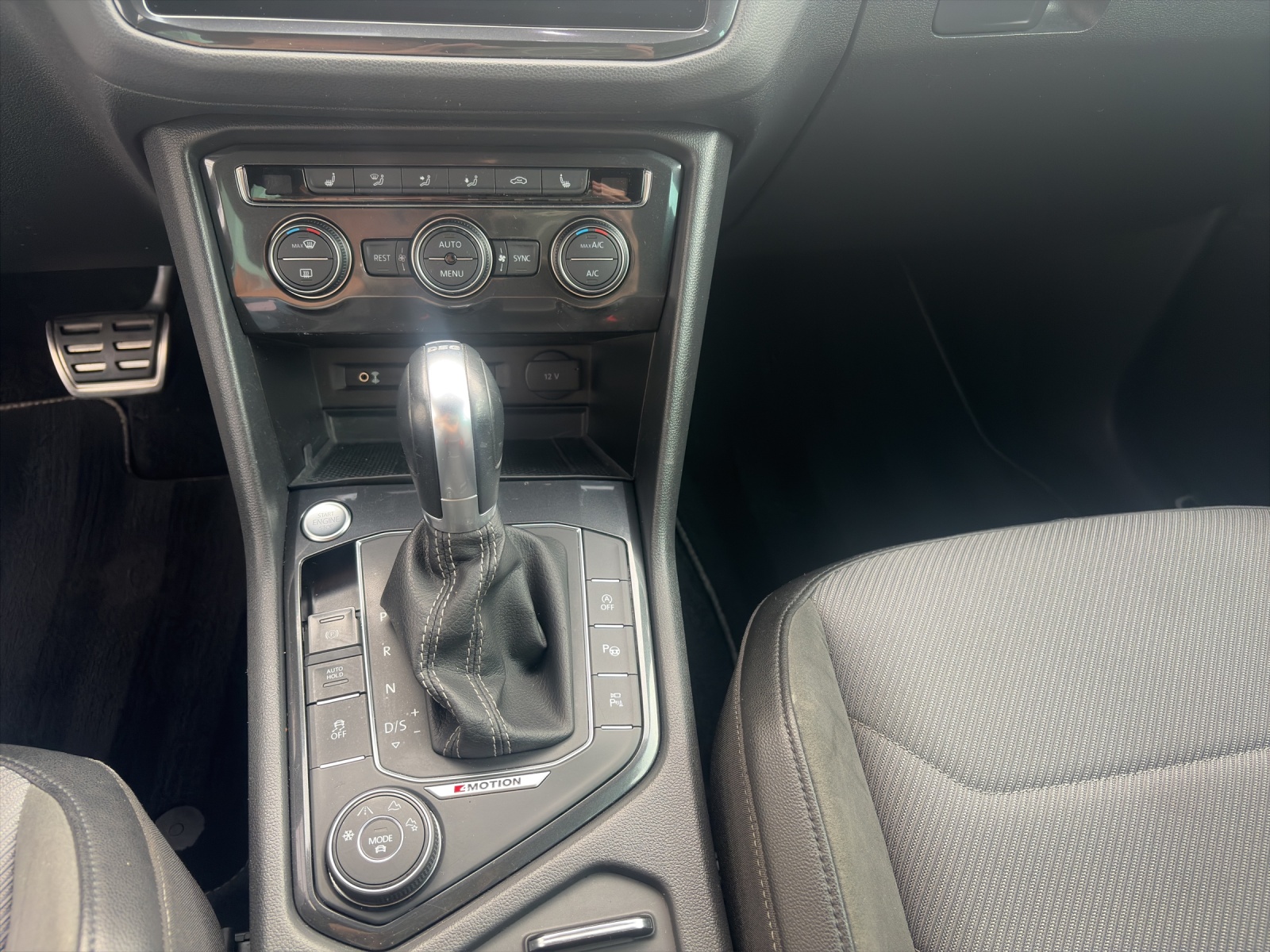 VW Tiguan 2.0 TDI SCR Highline 4Motion DSG-image-11