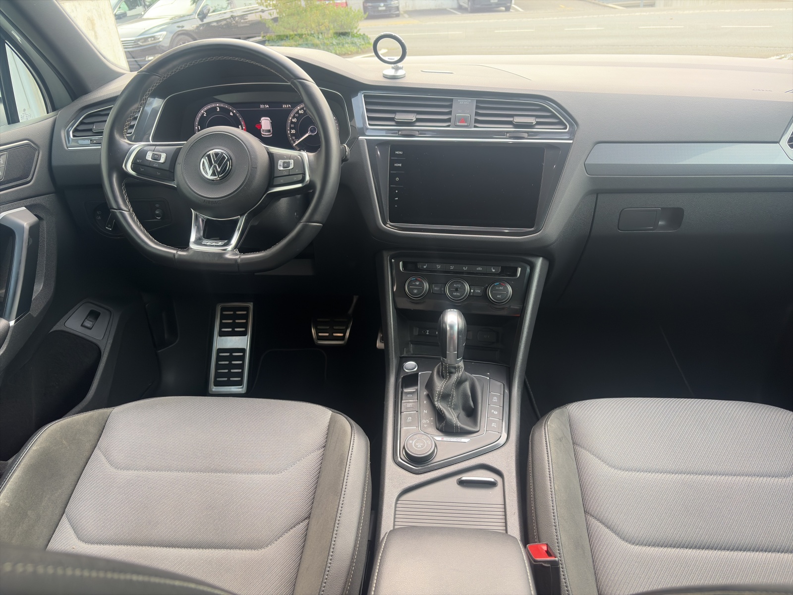 VW Tiguan 2.0 TDI SCR Highline 4Motion DSG-image-7