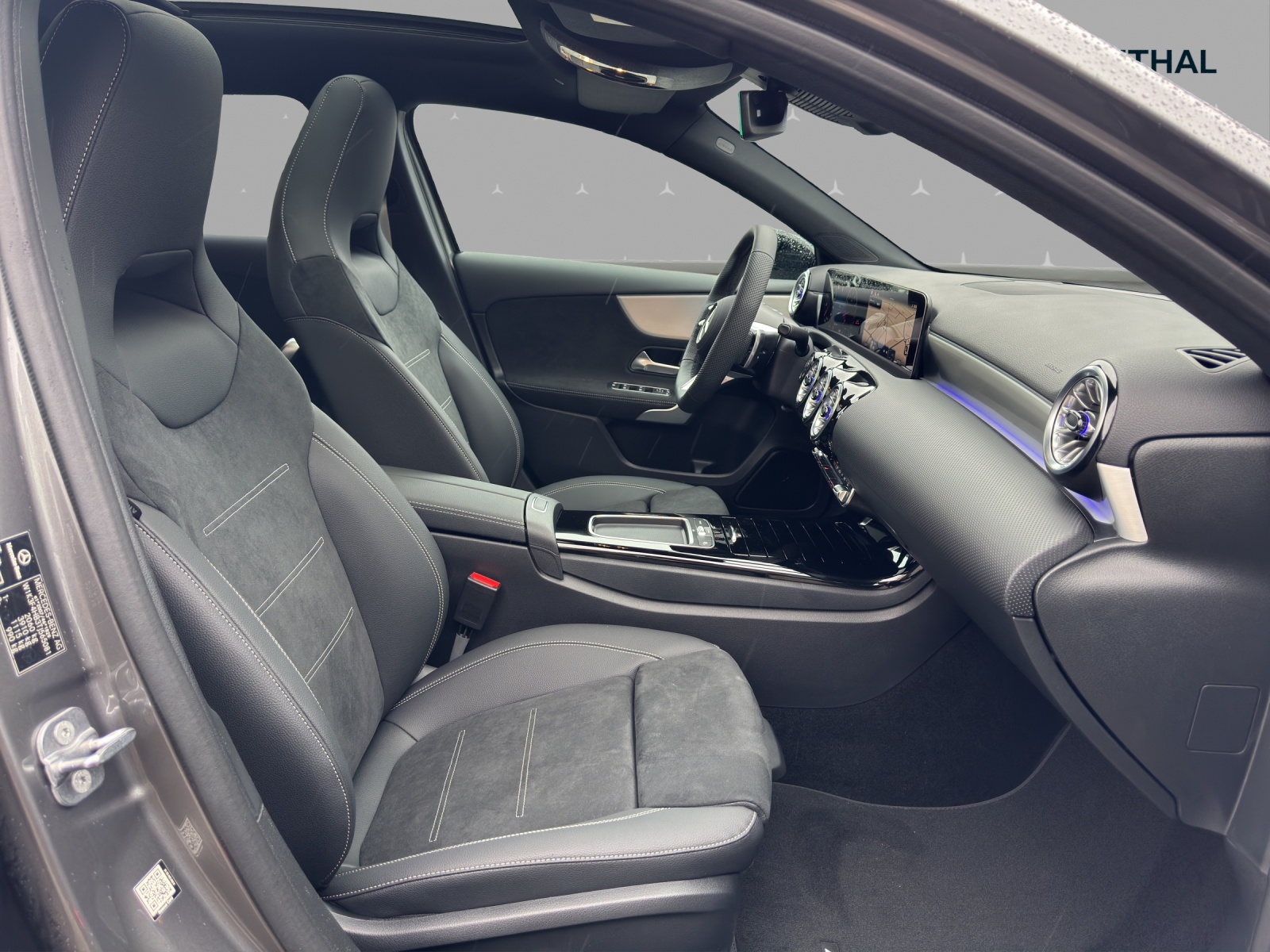 MERCEDES-BENZ A 250 4Matic 8G-DCT-image-14