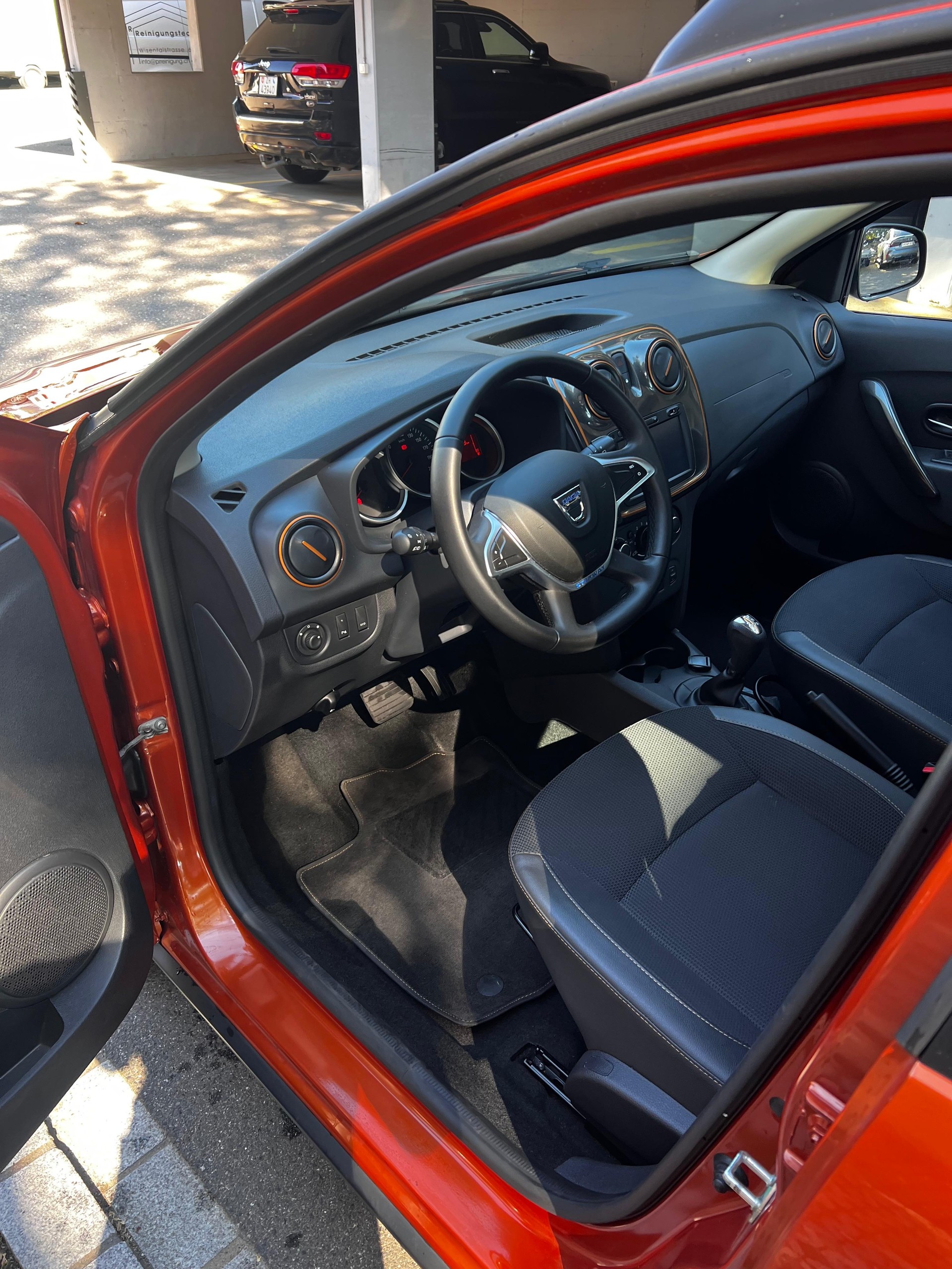 DACIA Sandero Tce 90 Ambiance Automatic-image-7