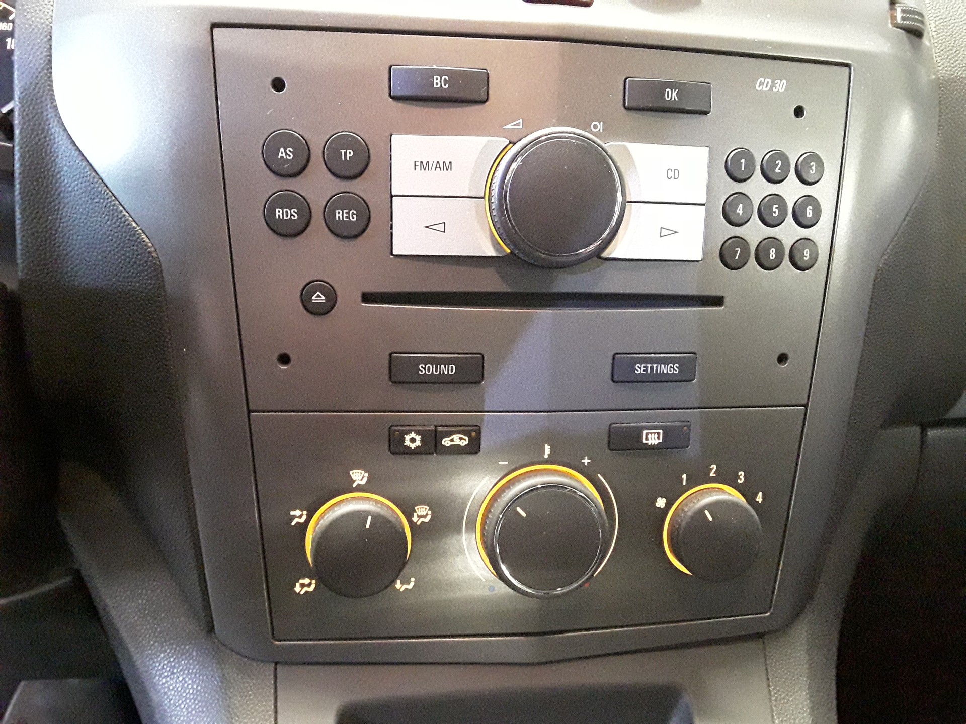 OPEL Zafira 1.8i 16V Enjoy-image-9