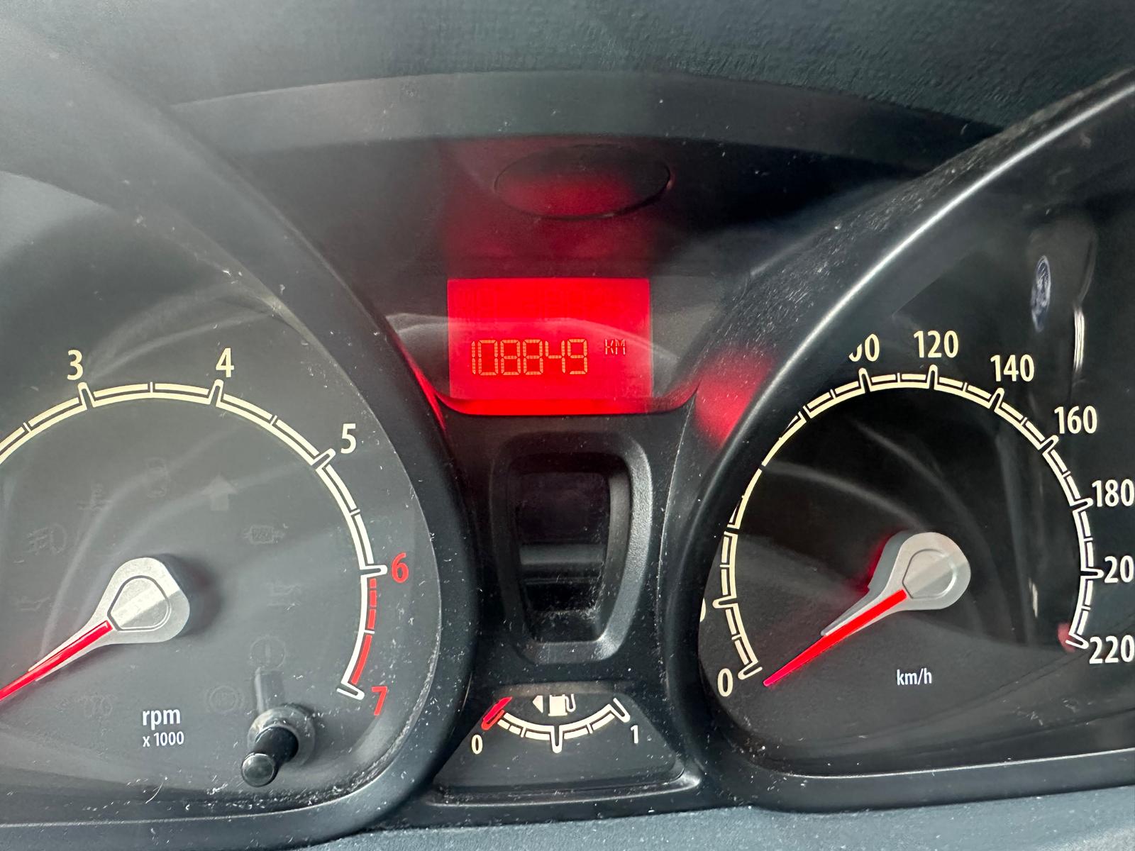 FORD Fiesta 1.25 16V Ambiente-image-11