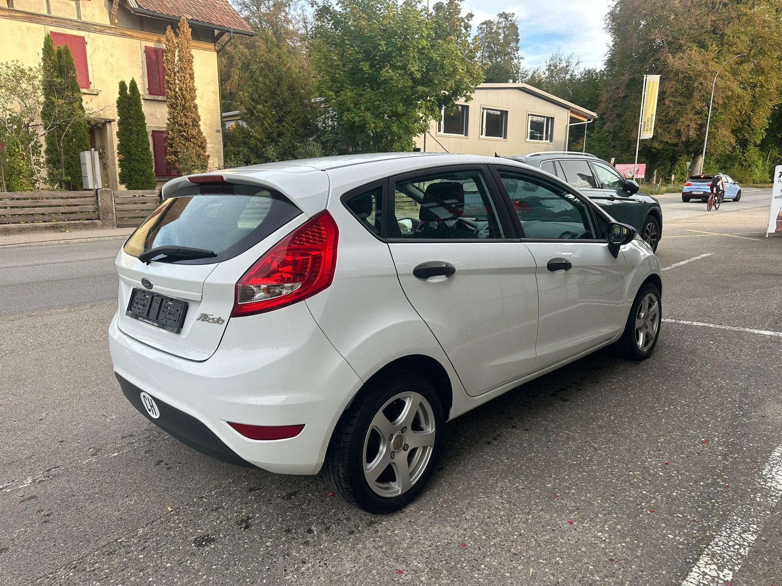 FORD Fiesta 1.25 16V Ambiente-image-3