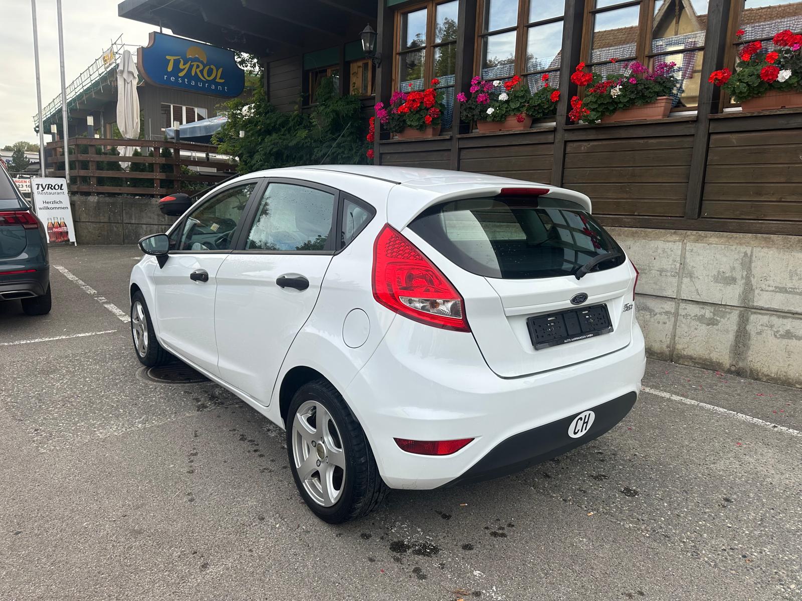 FORD Fiesta 1.25 16V Ambiente-image-2