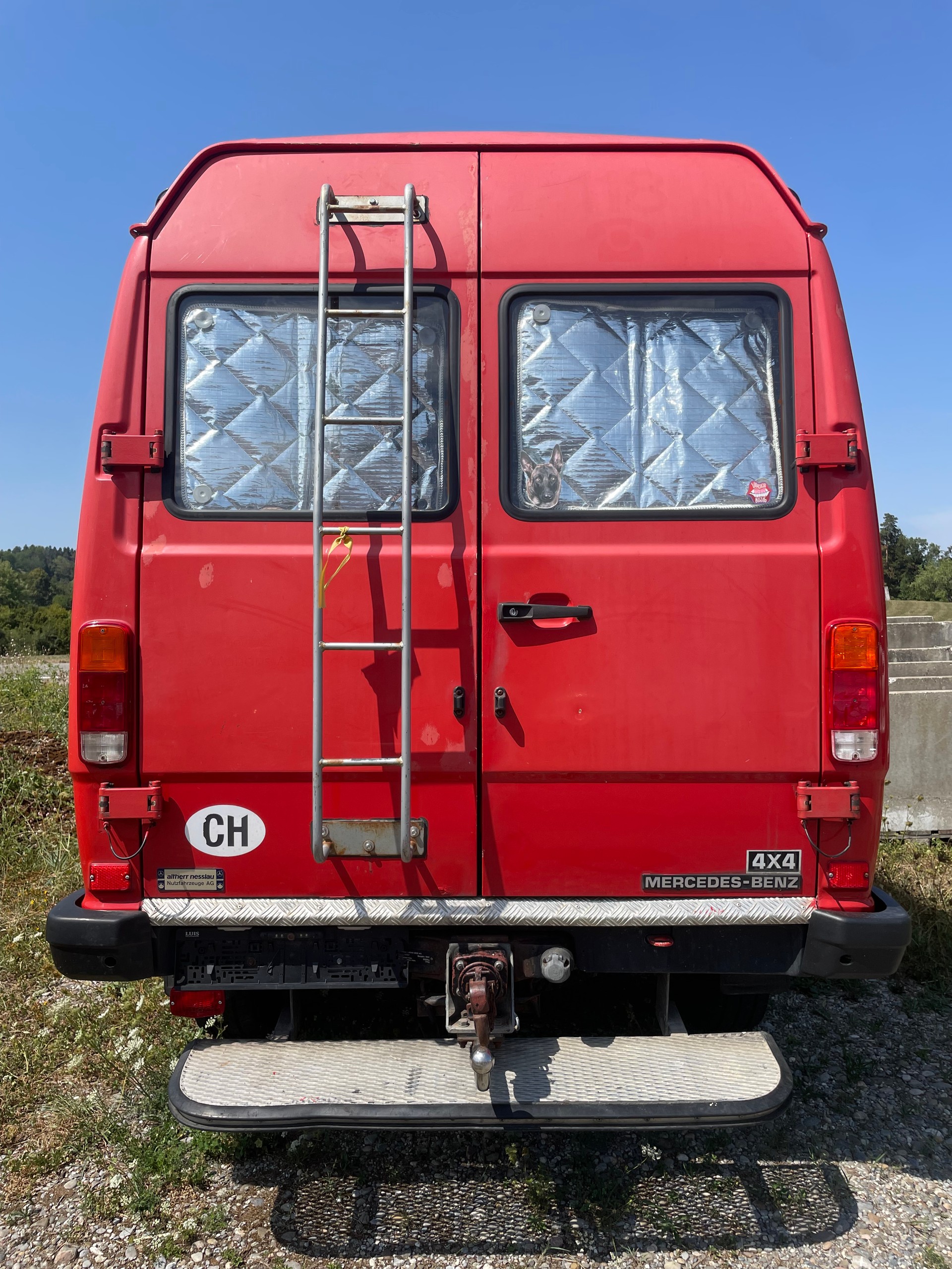 MERCEDES-BENZ 310-image-1
