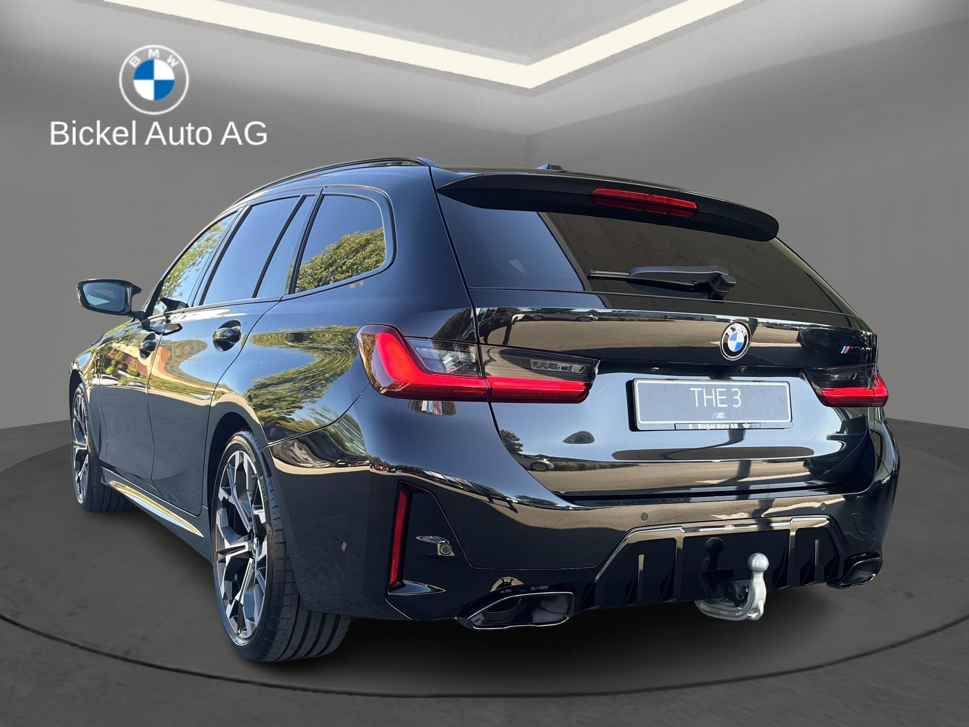 BMW M340i xDrive MSportPro-showroom-element-3