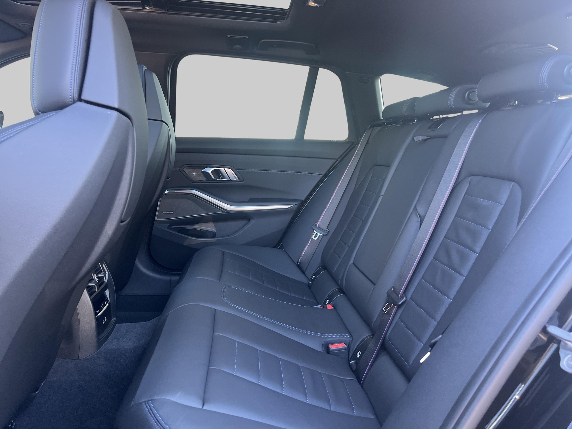 BMW M340i xDrive MSportPro-image-17