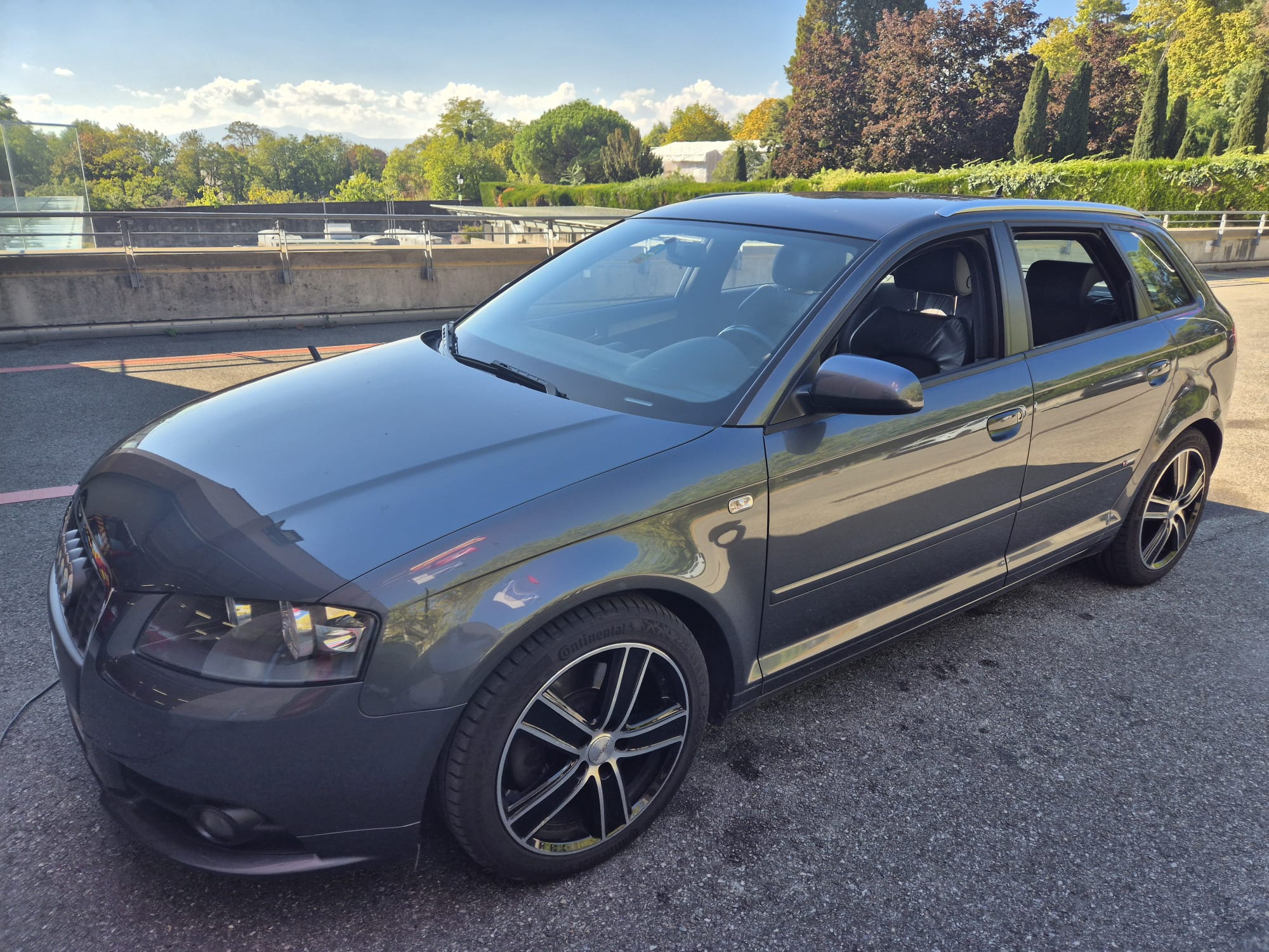 Car photo