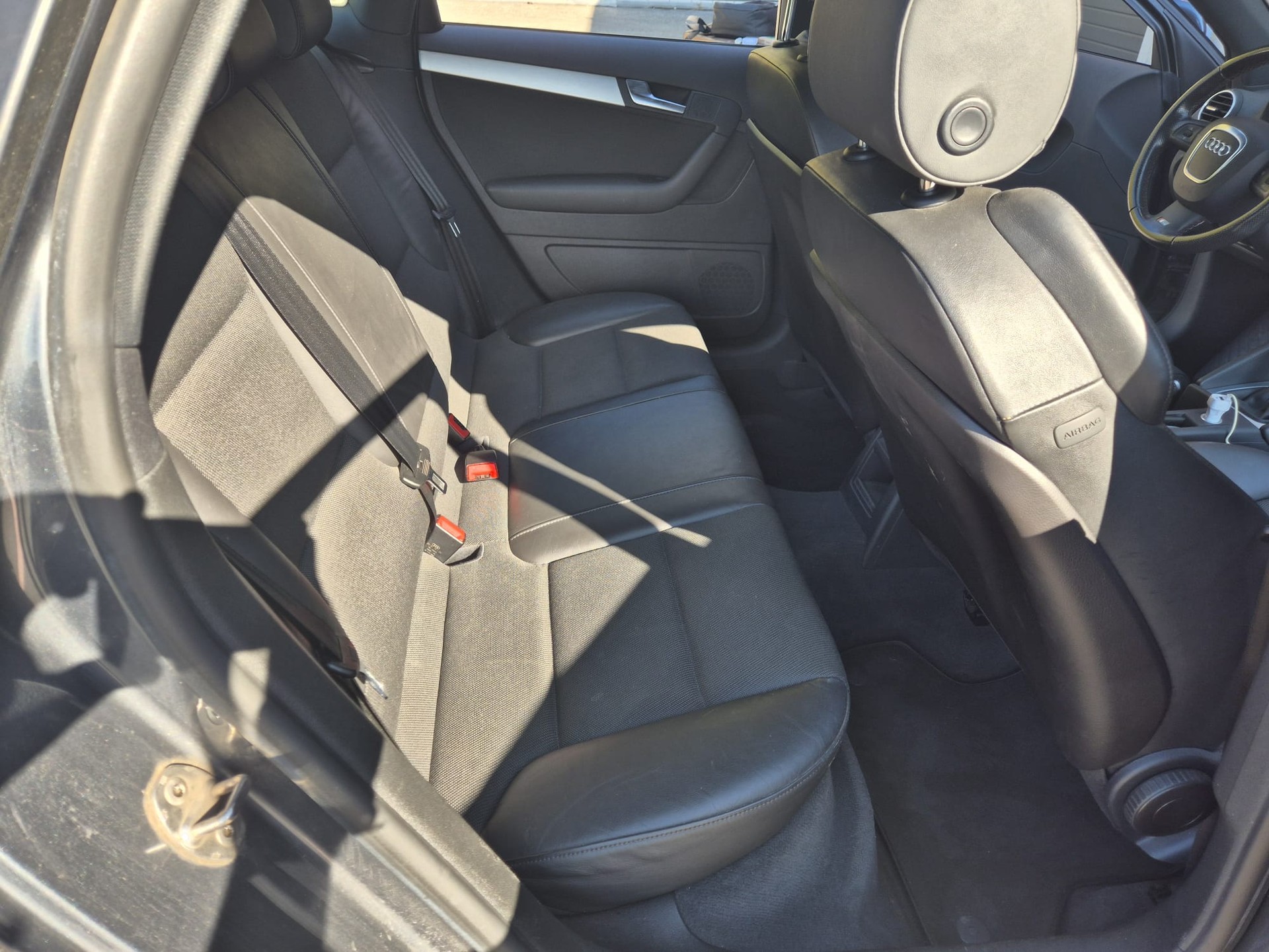 AUDI 2.0 TDI 170 Ambition-image-4