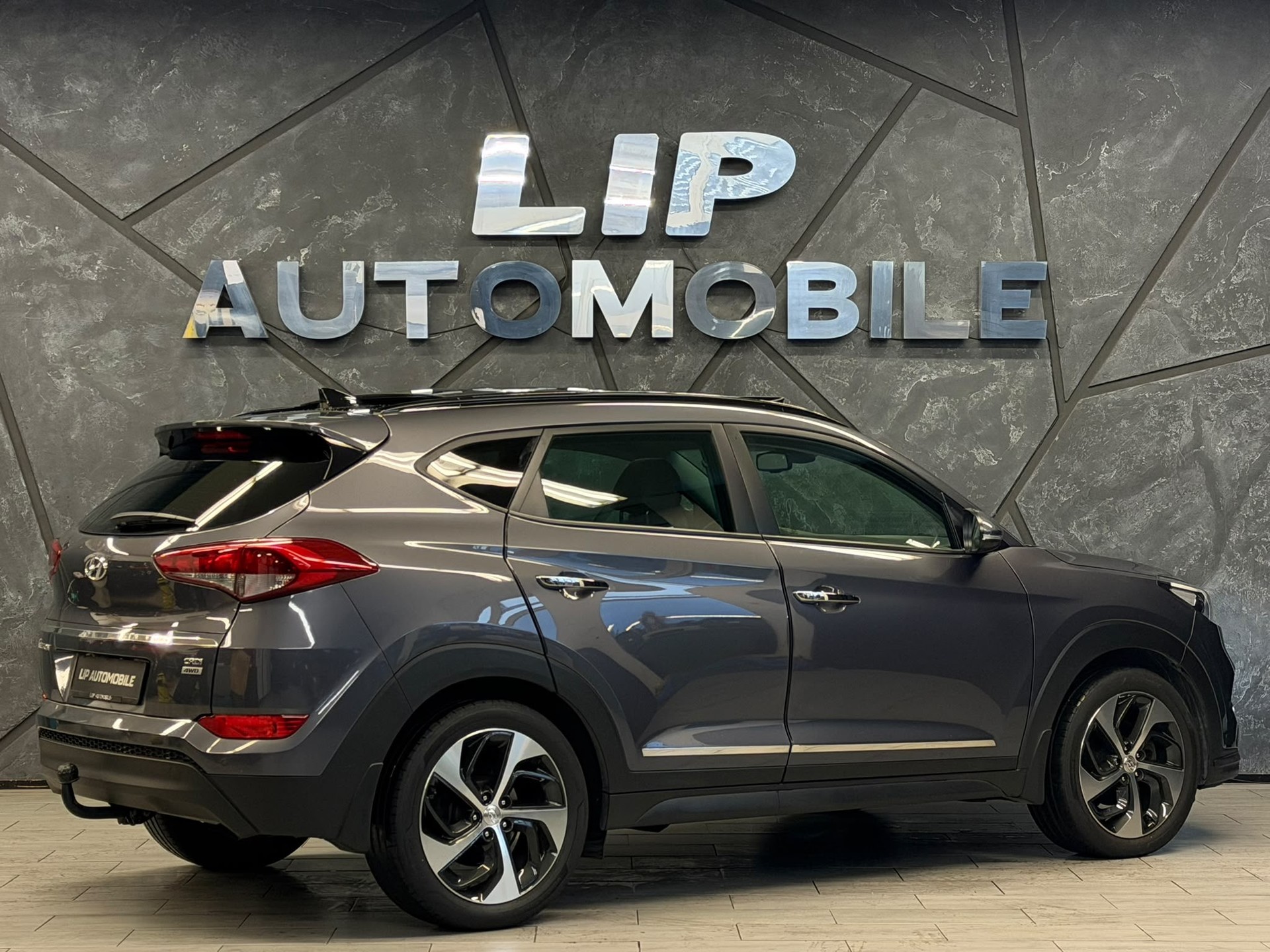 HYUNDAI Tucson 2.0 CRDI Vertex 4WD Automatic-image-5