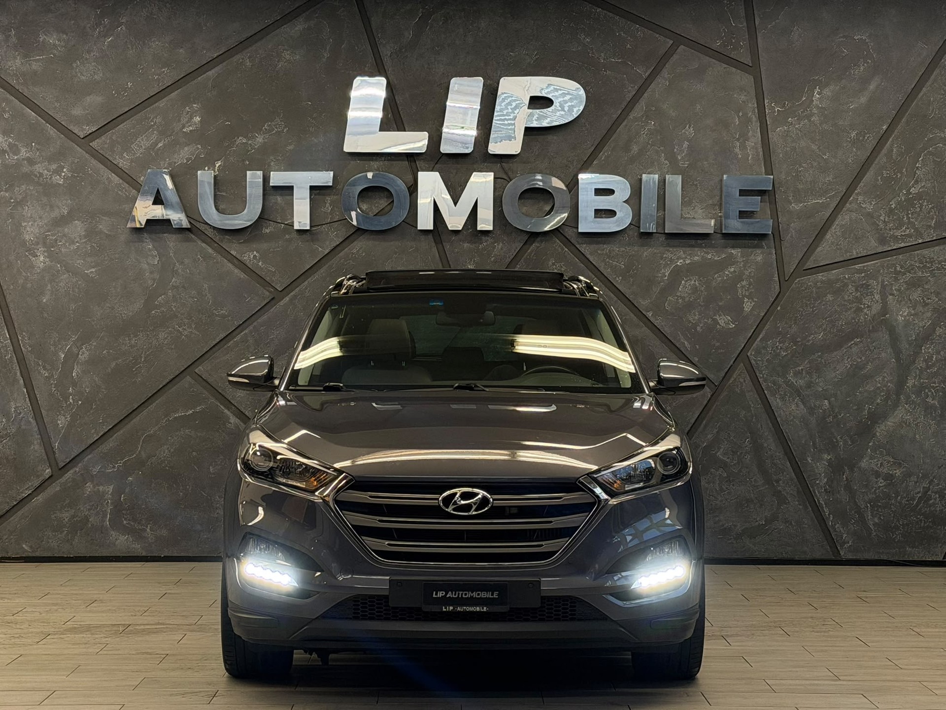 HYUNDAI Tucson 2.0 CRDI Vertex 4WD Automatic-image-1
