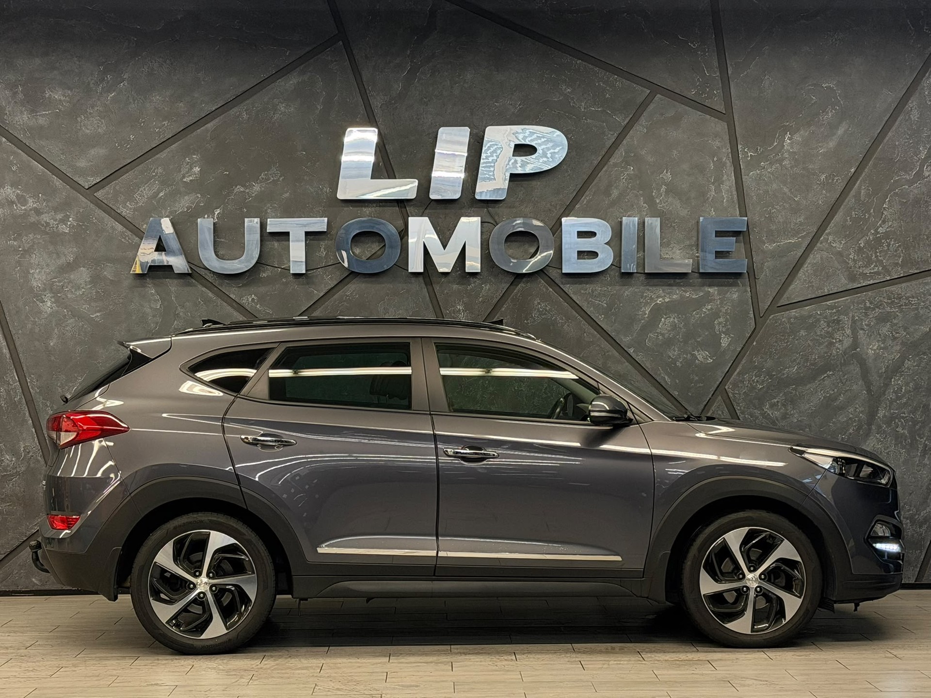 HYUNDAI Tucson 2.0 CRDI Vertex 4WD Automatic-image-4