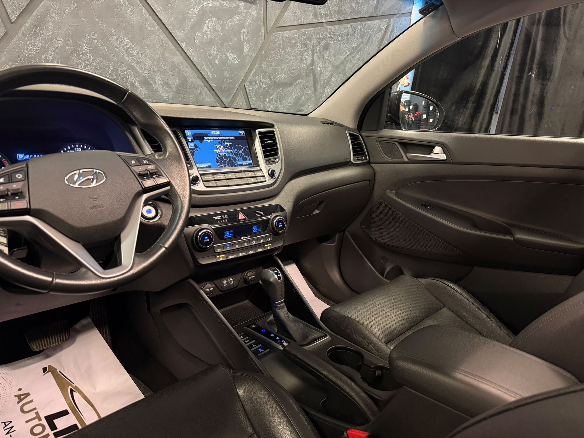 HYUNDAI Tucson 2.0 CRDI Vertex 4WD Automatic-image-9