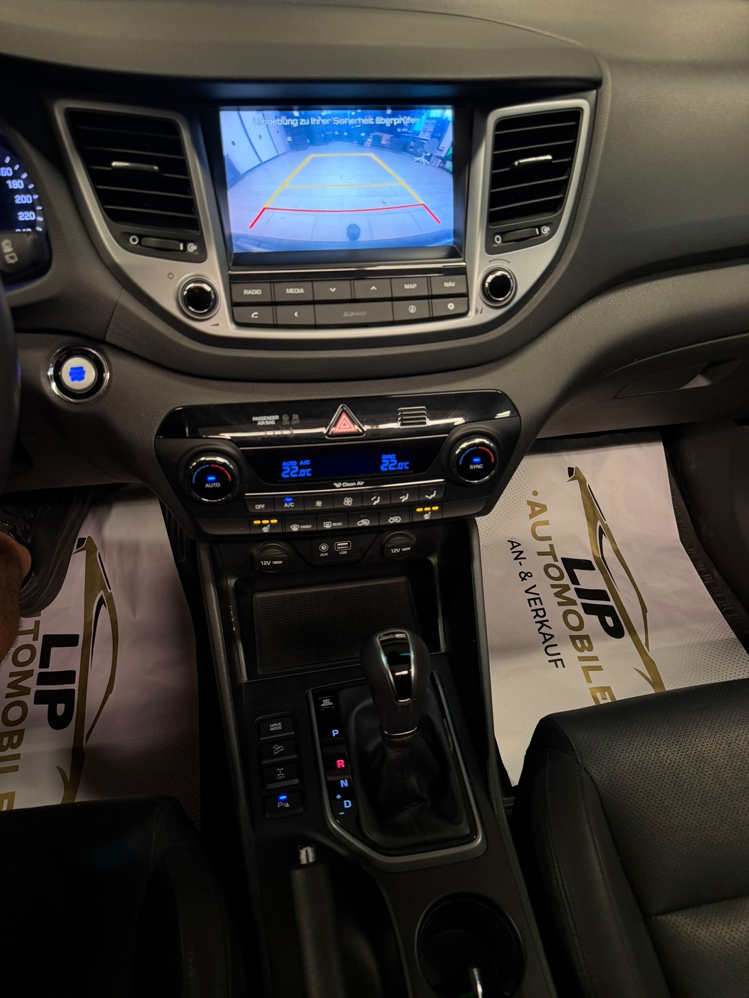 HYUNDAI Tucson 2.0 CRDI Vertex 4WD Automatic-image-13