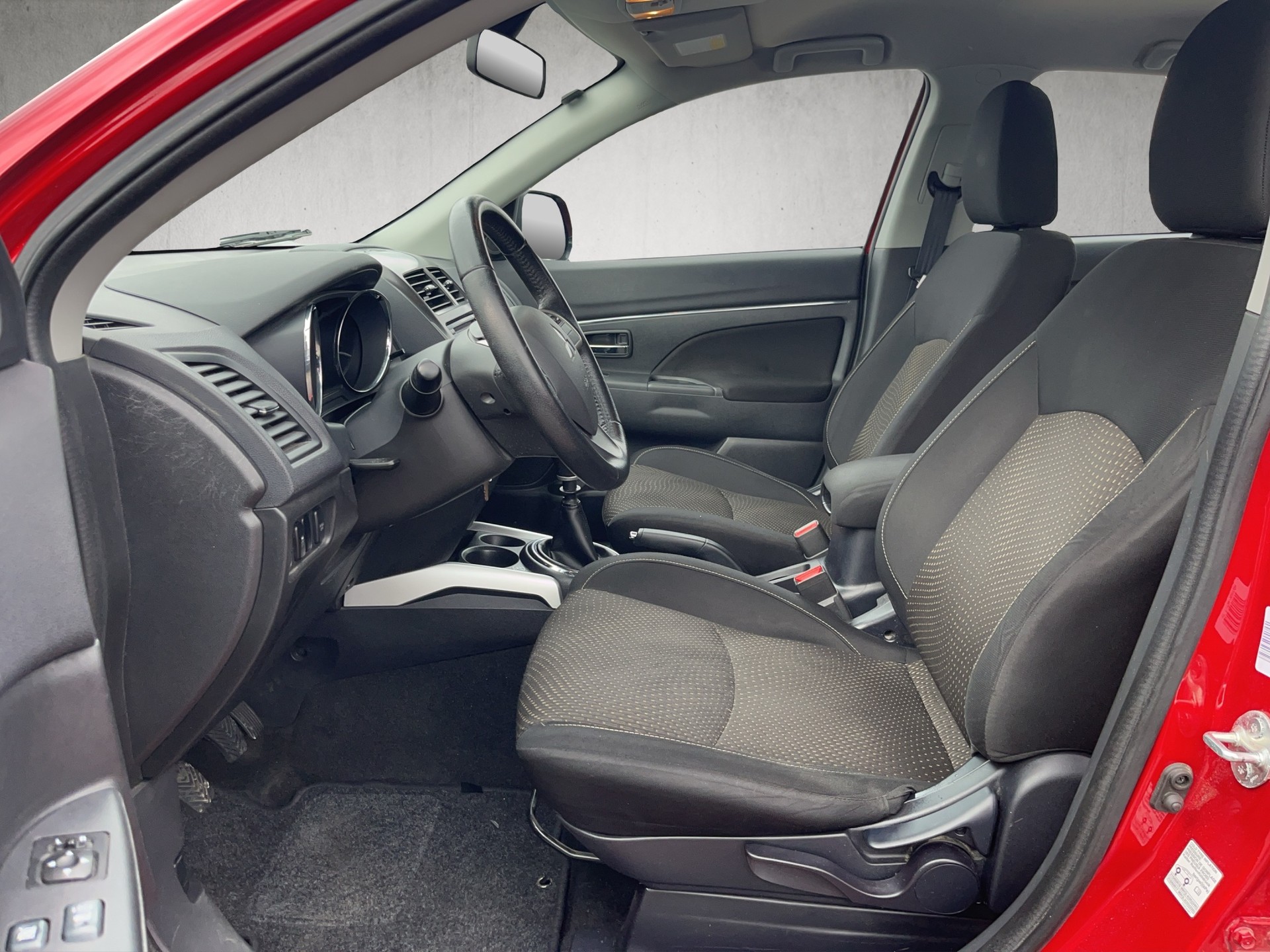 MITSUBISHI ASX 1.8 DID Intense 4WD-image-9