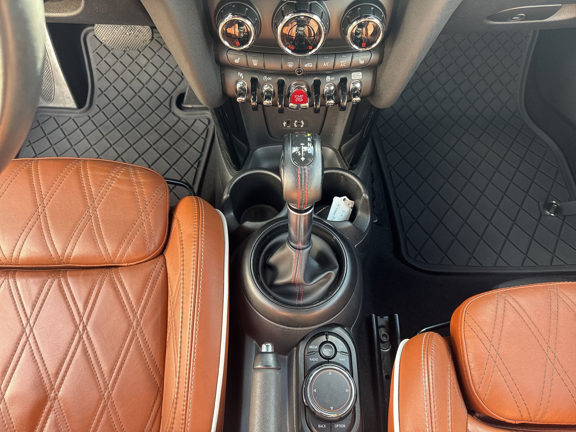 MINI Cooper S Cabriolet Steptronic-image-12
