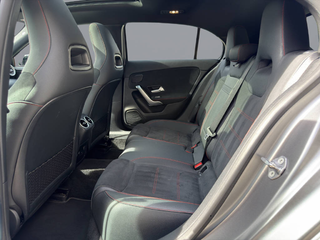 MERCEDES-BENZ A 250 AMG Line 4m-image-13