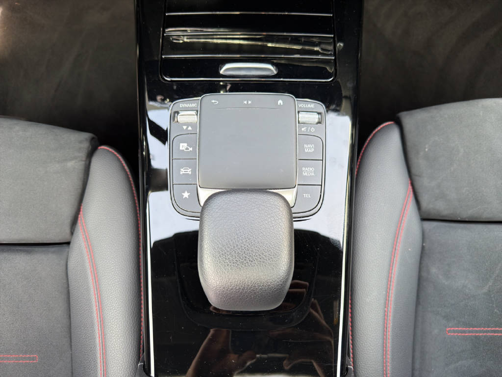 MERCEDES-BENZ A 250 AMG Line 4m-image-11