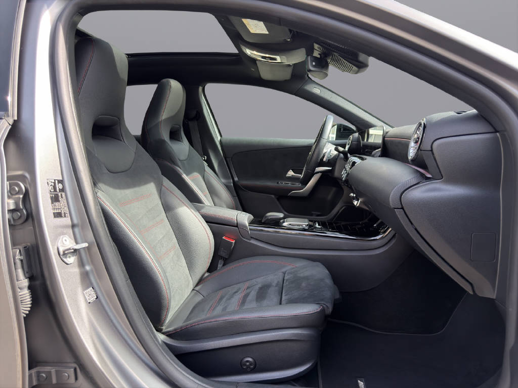MERCEDES-BENZ A 250 AMG Line 4m-image-15