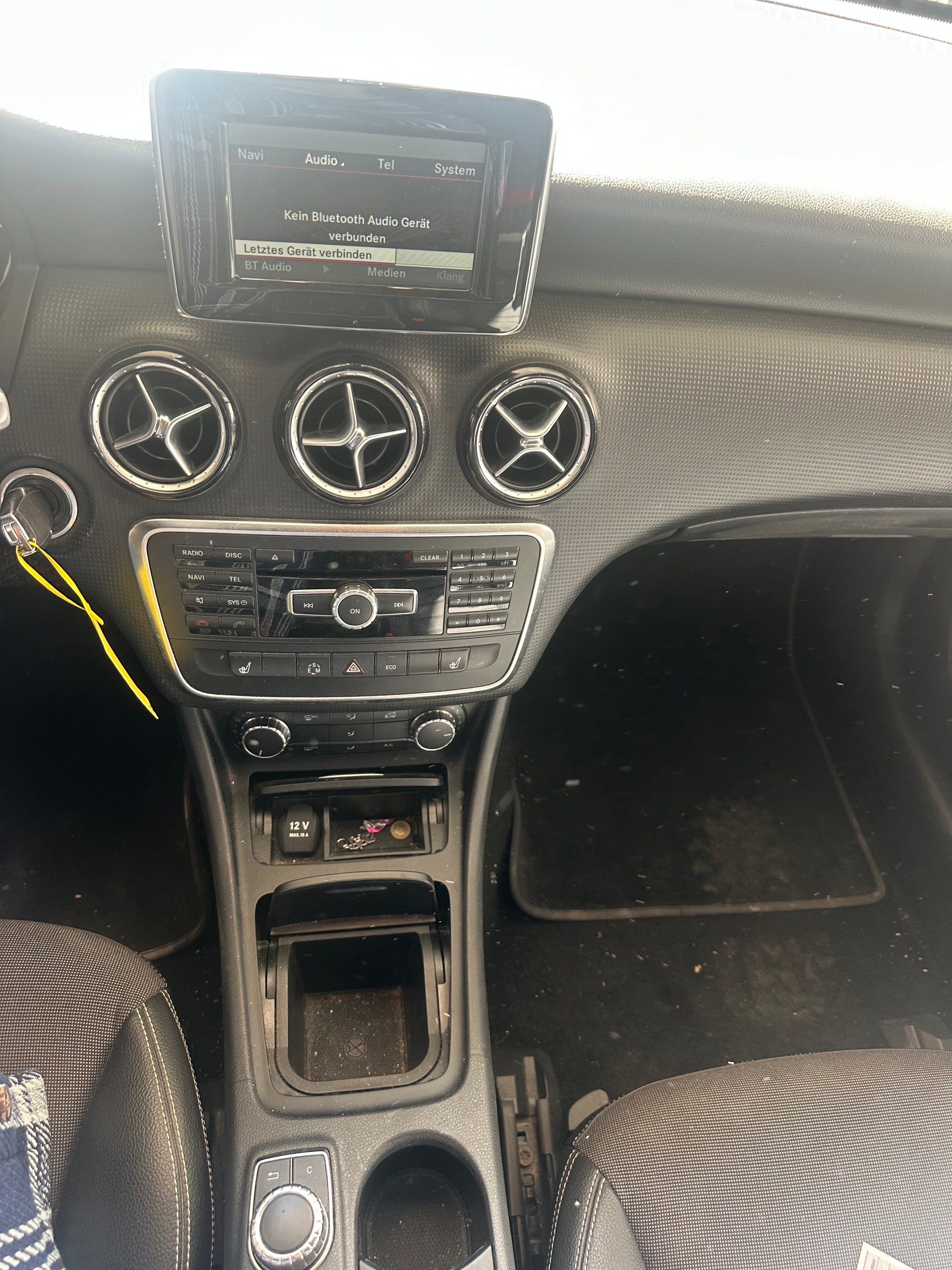 MERCEDES-BENZ A 180 Style 7G-DCT-image-11