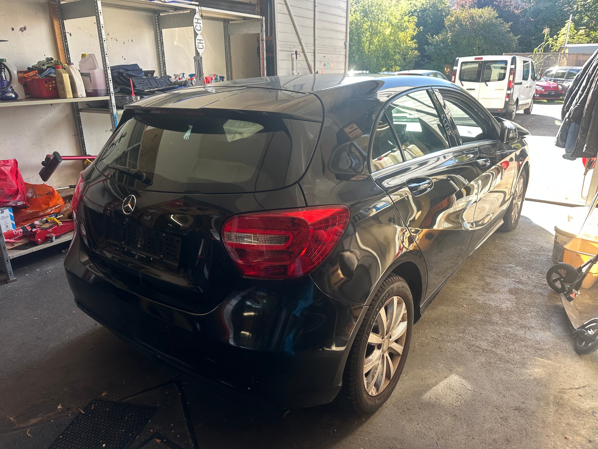 MERCEDES-BENZ A 180 Style 7G-DCT-image-5