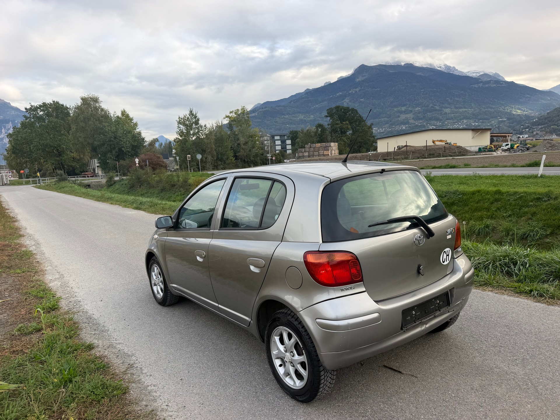 TOYOTA YARIS-image-5
