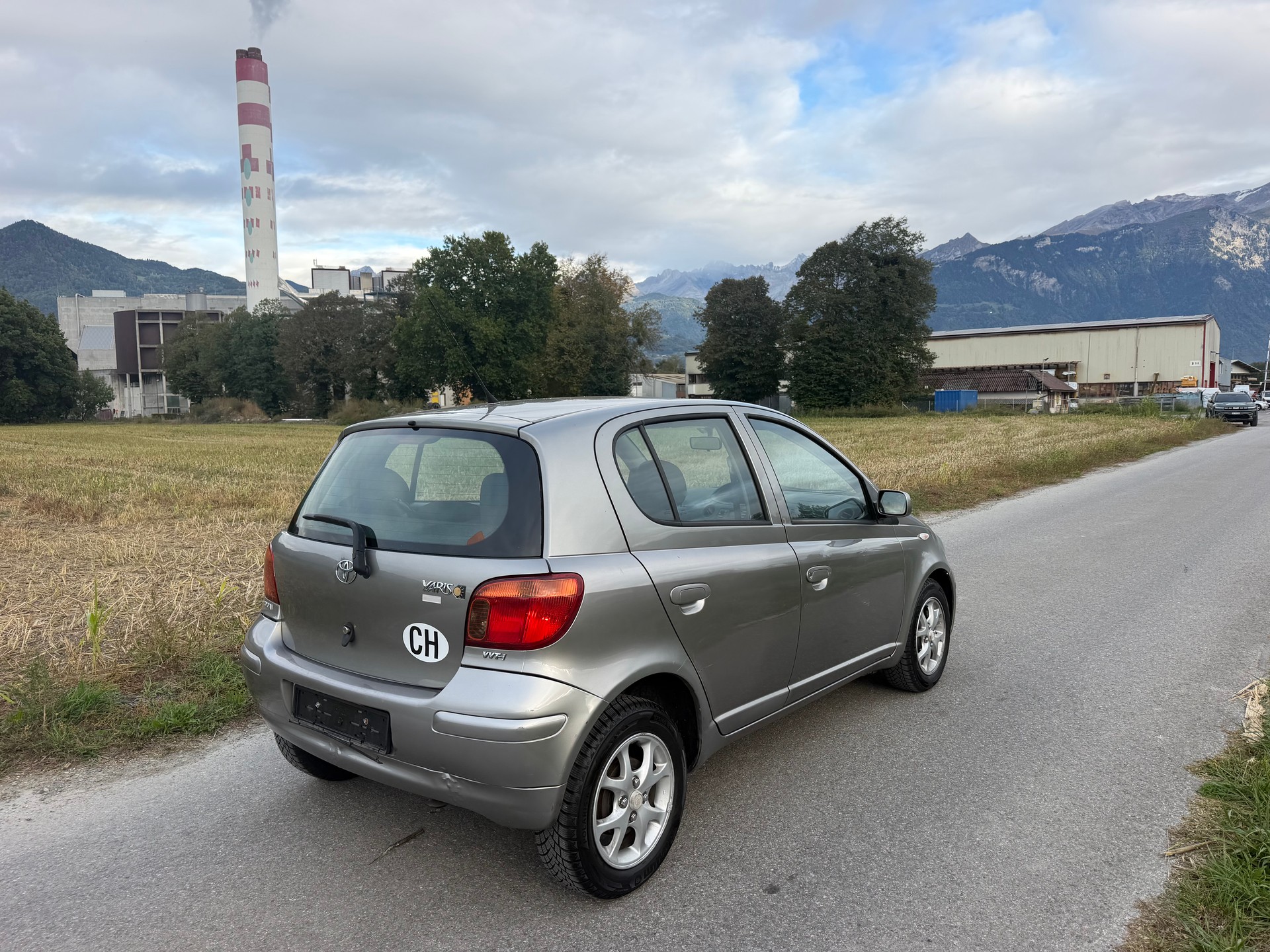 TOYOTA YARIS-image-3