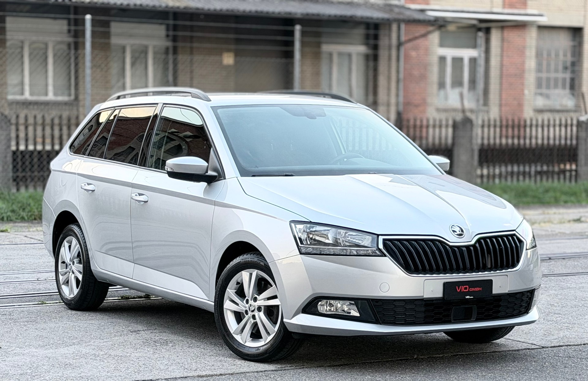SKODA Fabia Combi 1.0 TSI Ambition-image-5