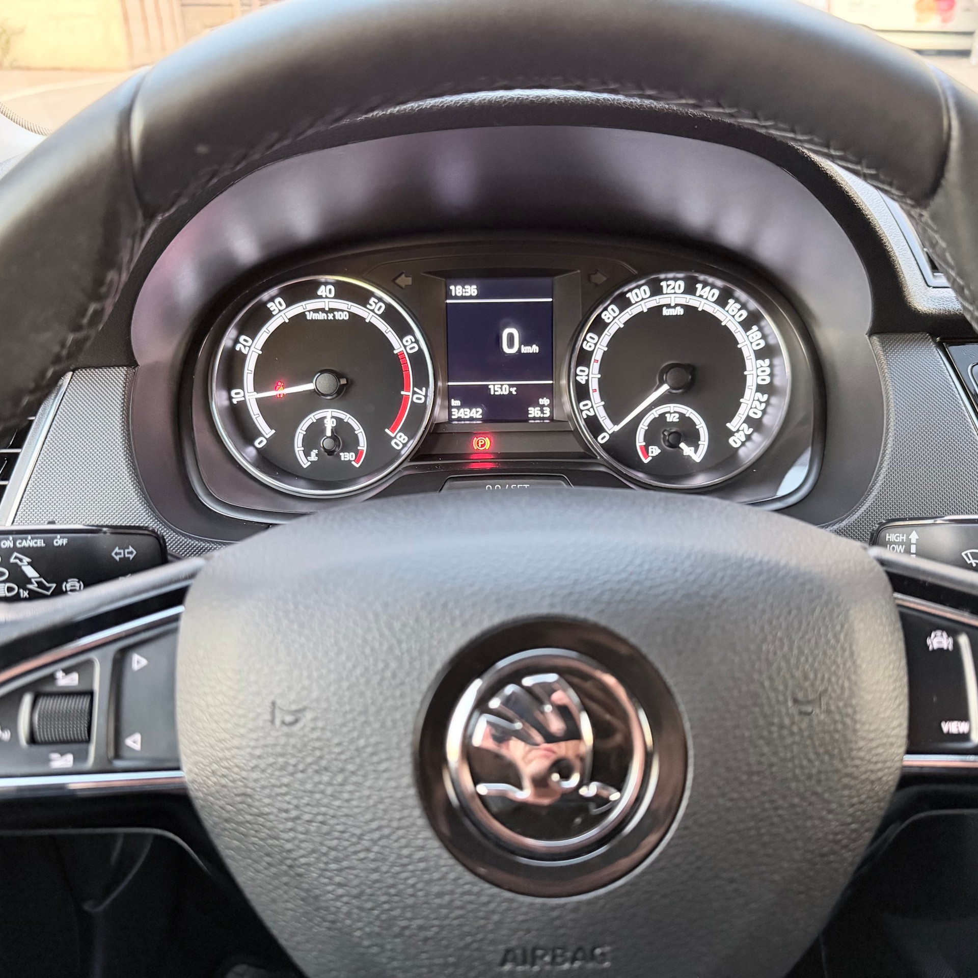 SKODA Fabia Combi 1.0 TSI Ambition-image-12