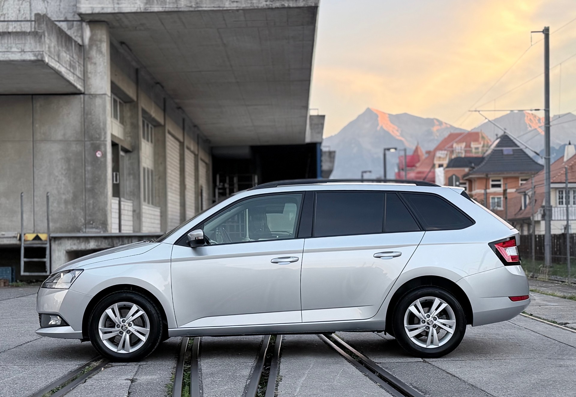 SKODA Fabia Combi 1.0 TSI Ambition-image-1
