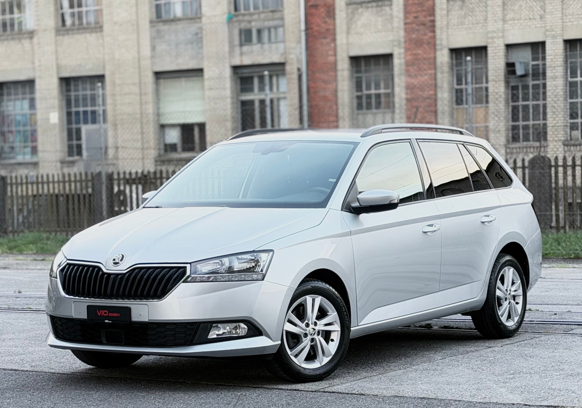 SKODA Fabia Combi 1.0 TSI Ambition-image-0