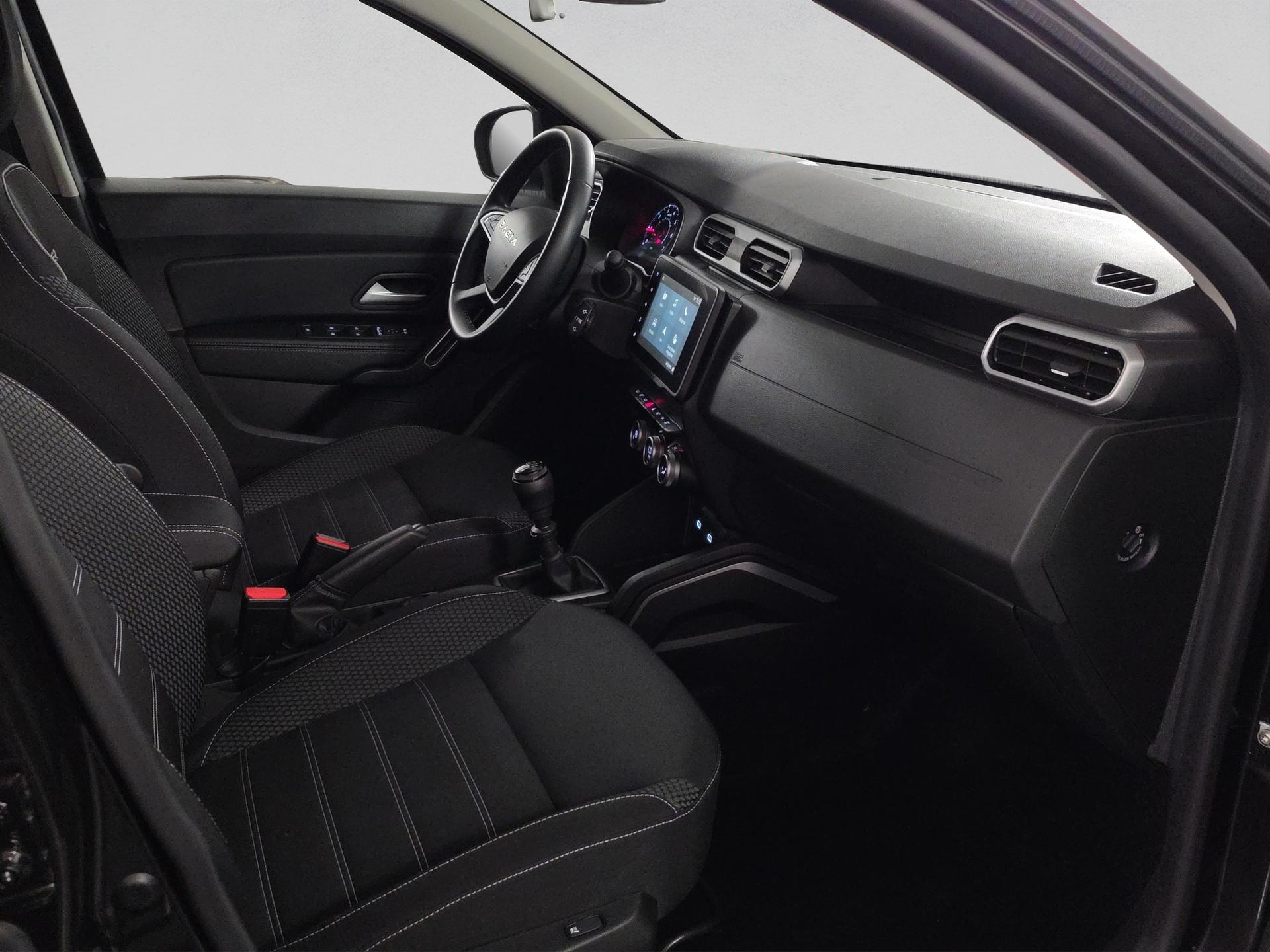 DACIA Duster TCe 150 Journey 4x4-image-16