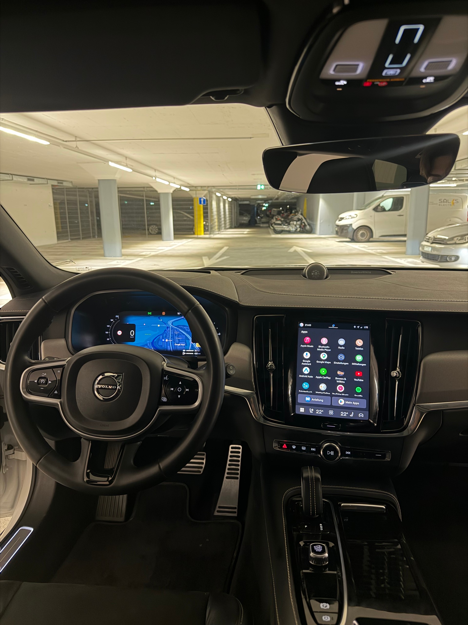 VOLVO 2.0 T8 TE R-Design eAWD-image-4
