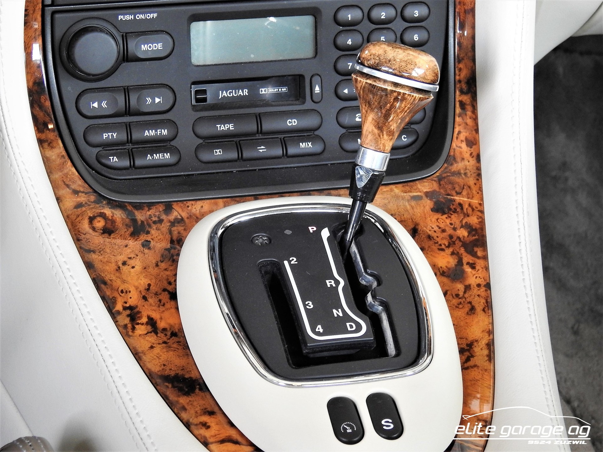 DAIMLER V8 4.0-image-11